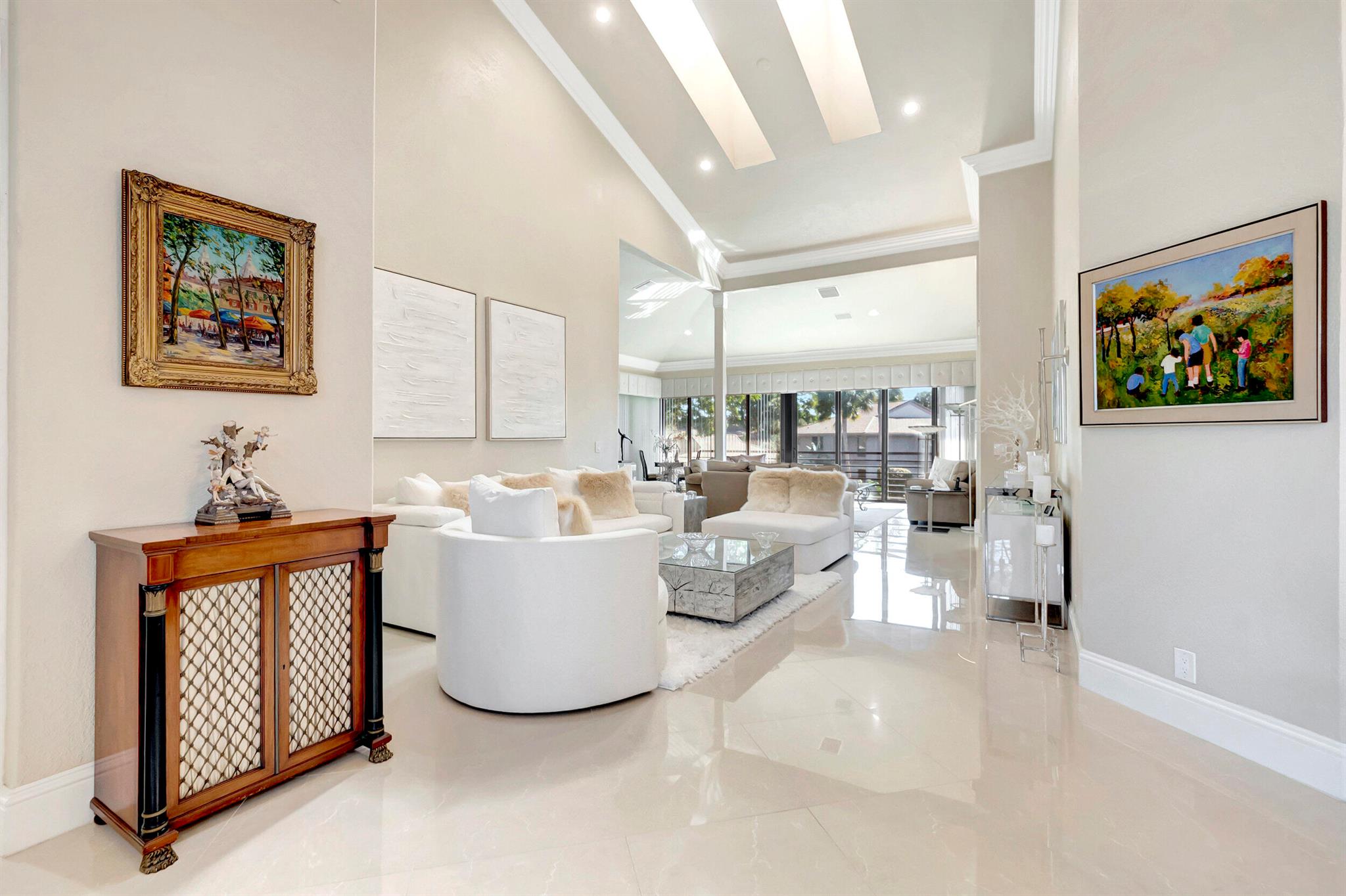 CHARTER CAY - Residential