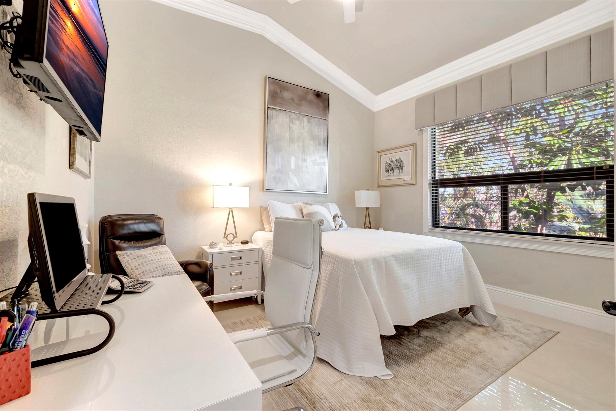 CHARTER CAY - Residential