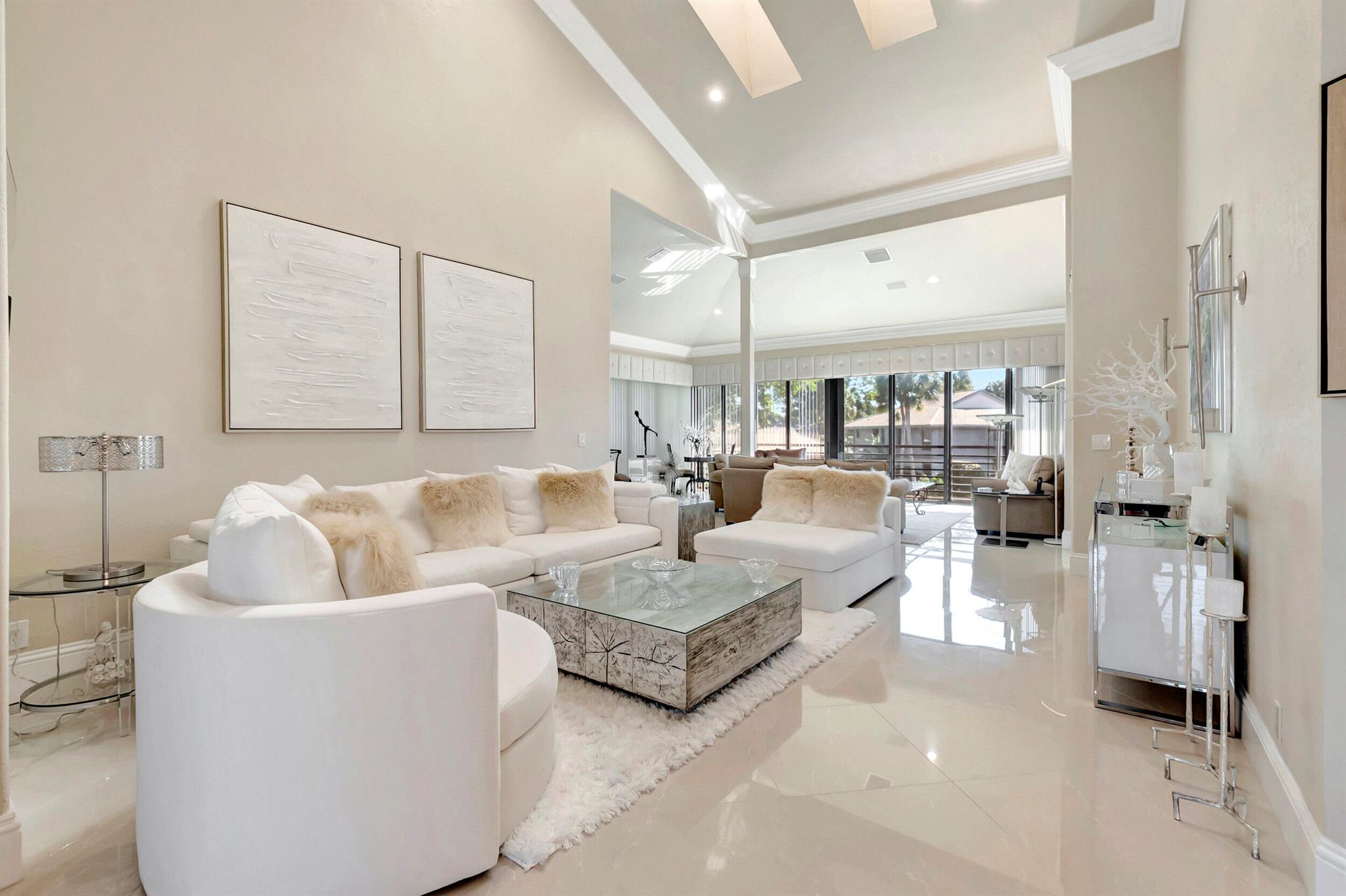 CHARTER CAY - Residential