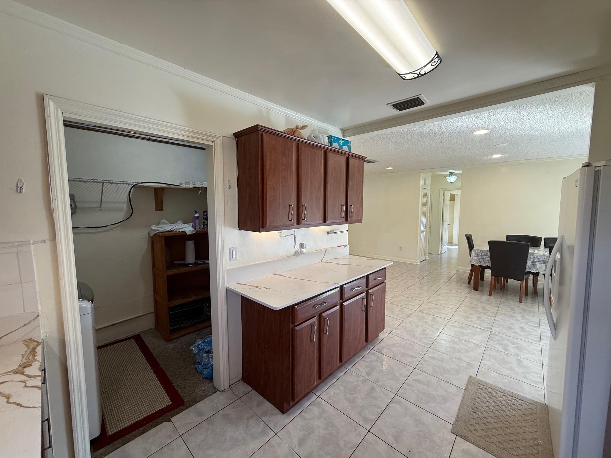 PEMBROKE PINES - Residential