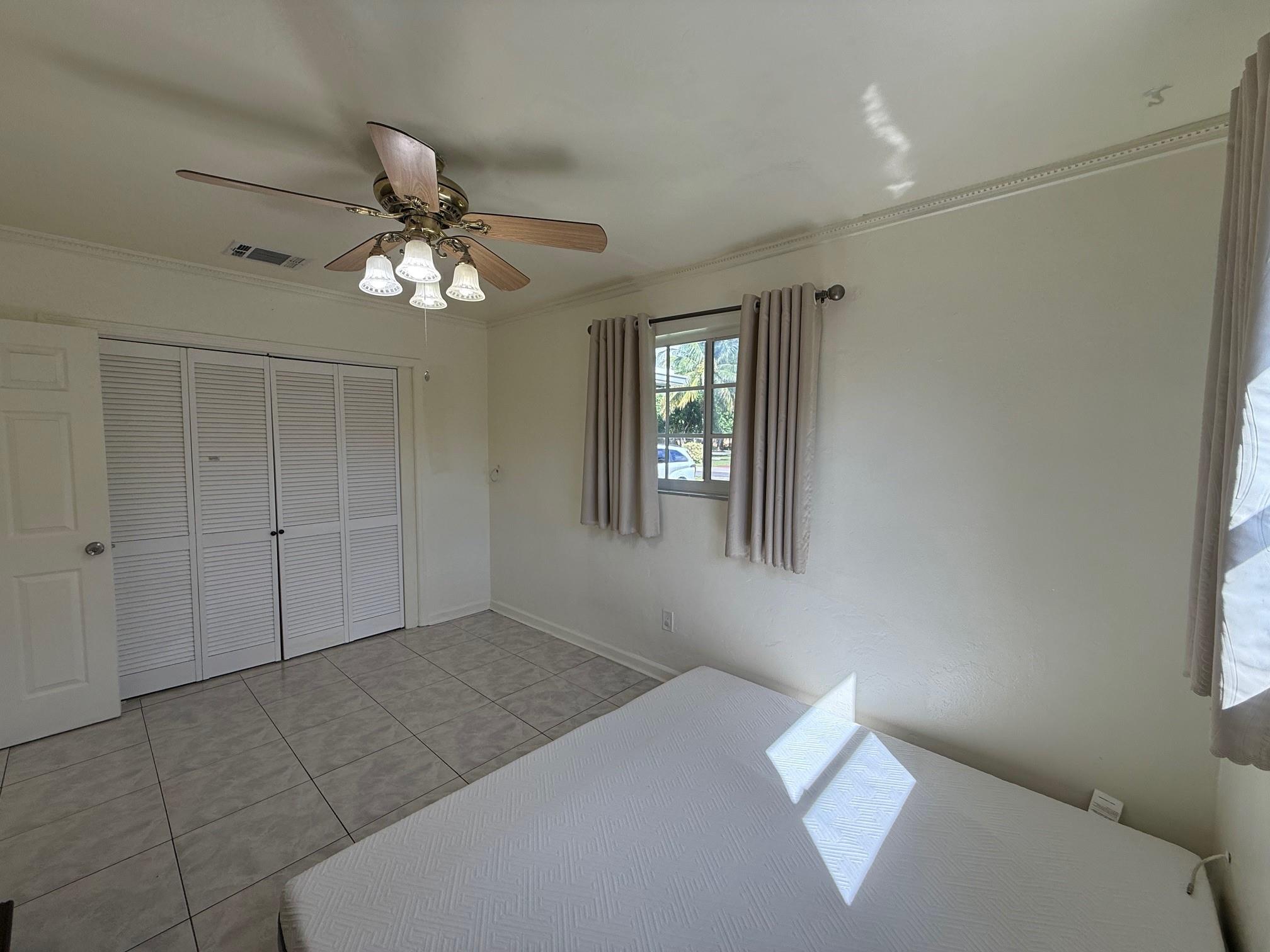 PEMBROKE PINES - Residential