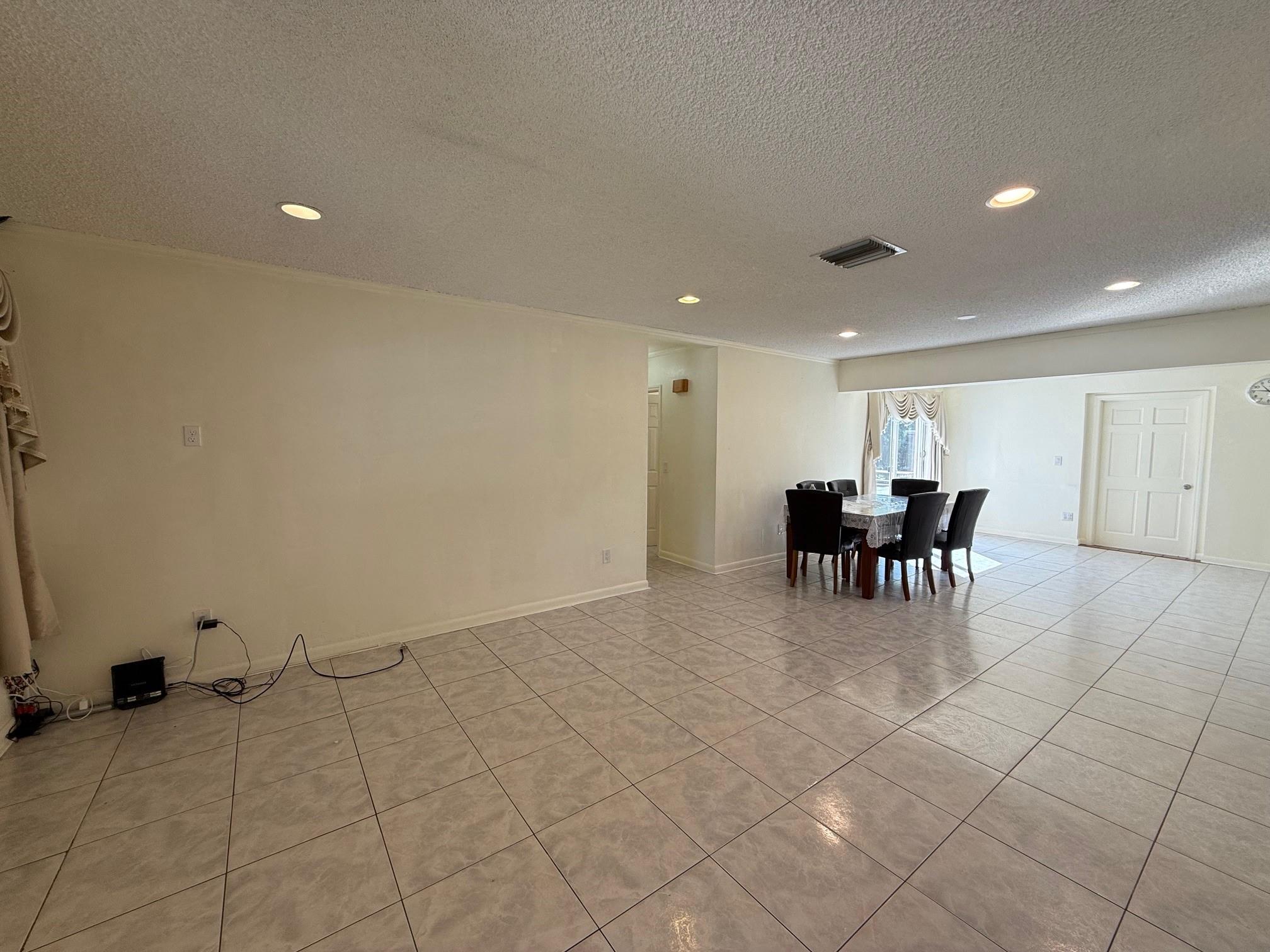 PEMBROKE PINES - Residential