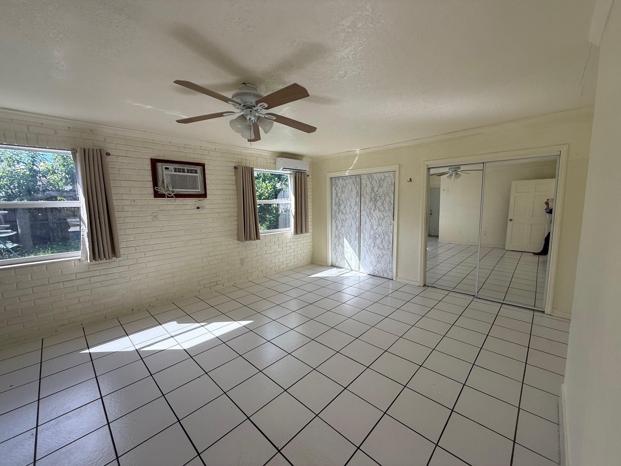PEMBROKE PINES - Residential