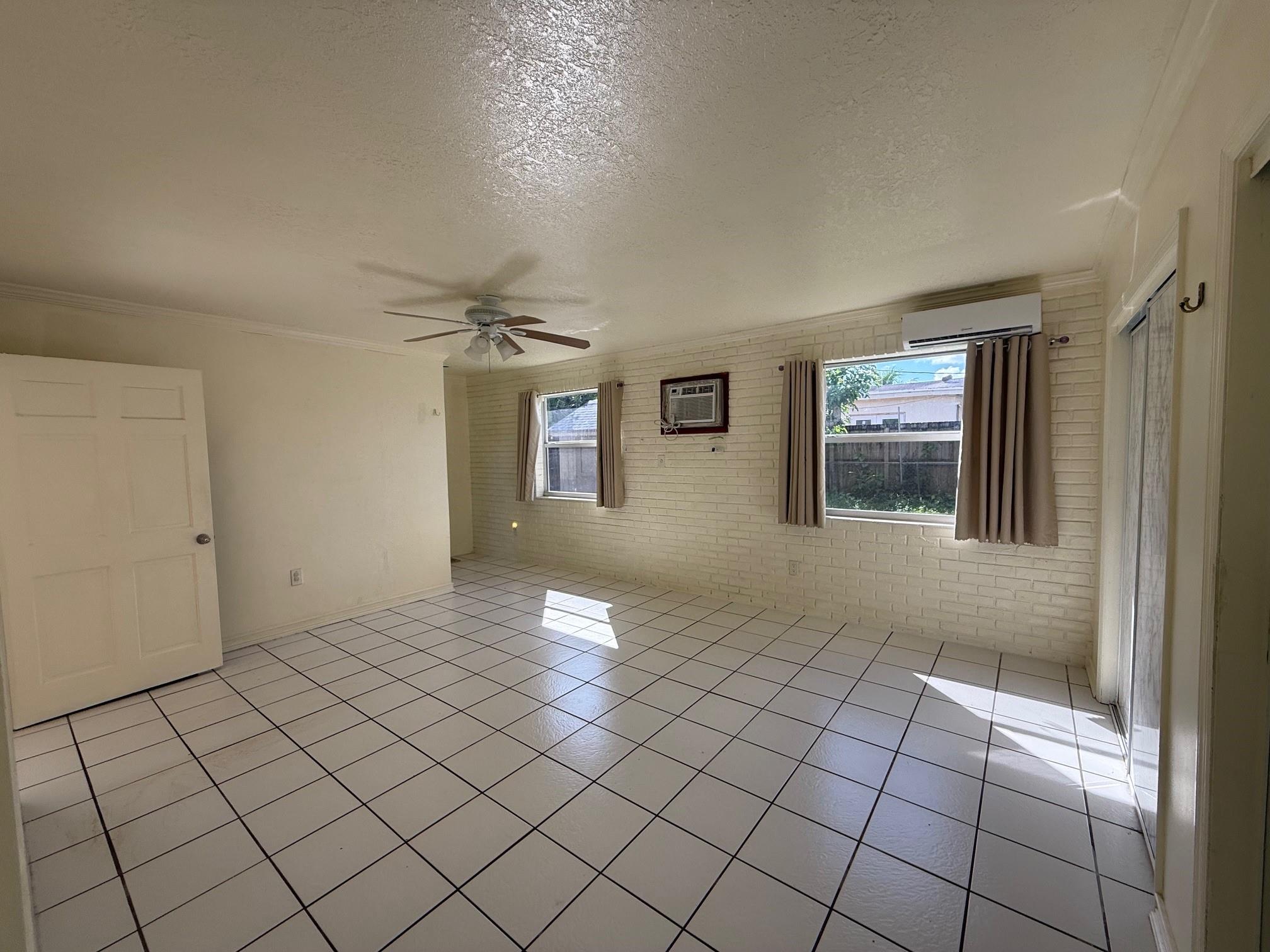 PEMBROKE PINES - Residential