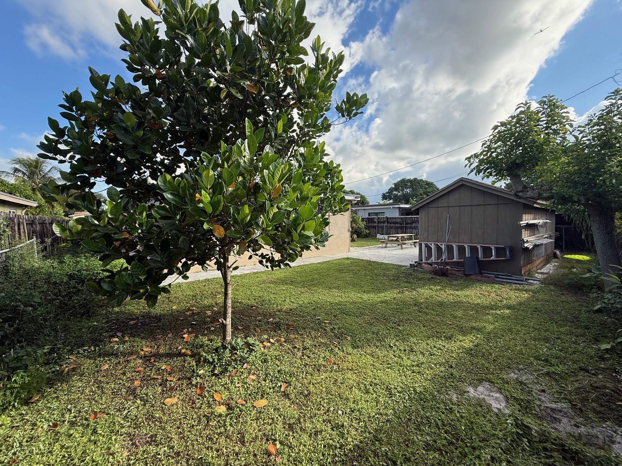 PEMBROKE PINES - Residential