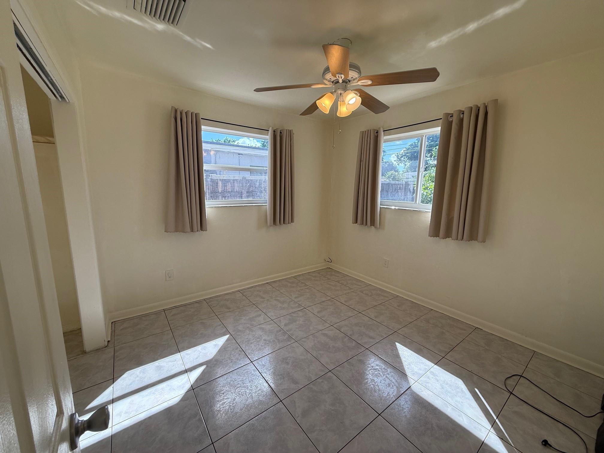 PEMBROKE PINES - Residential