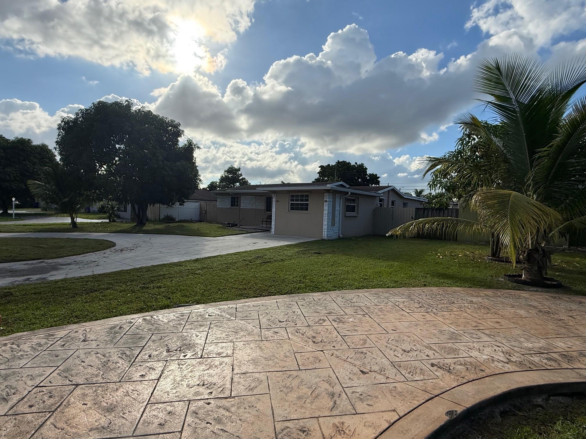PEMBROKE PINES - Residential