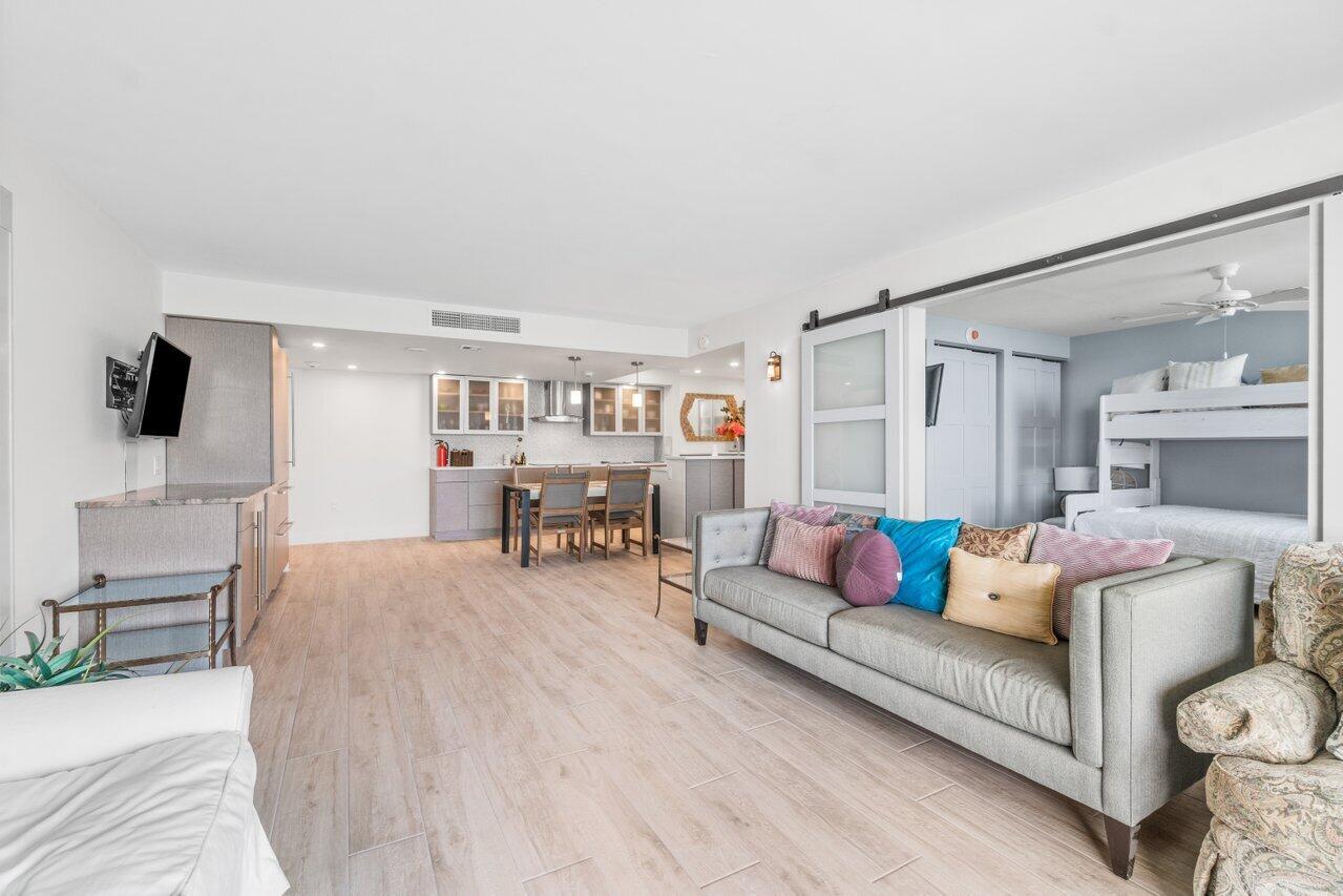 The Palm Beach House - Residential Lease