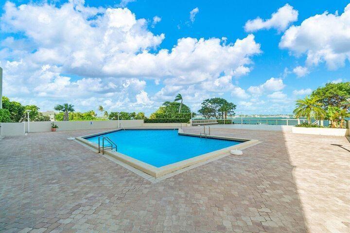 The Palm Beach House - Residential Lease