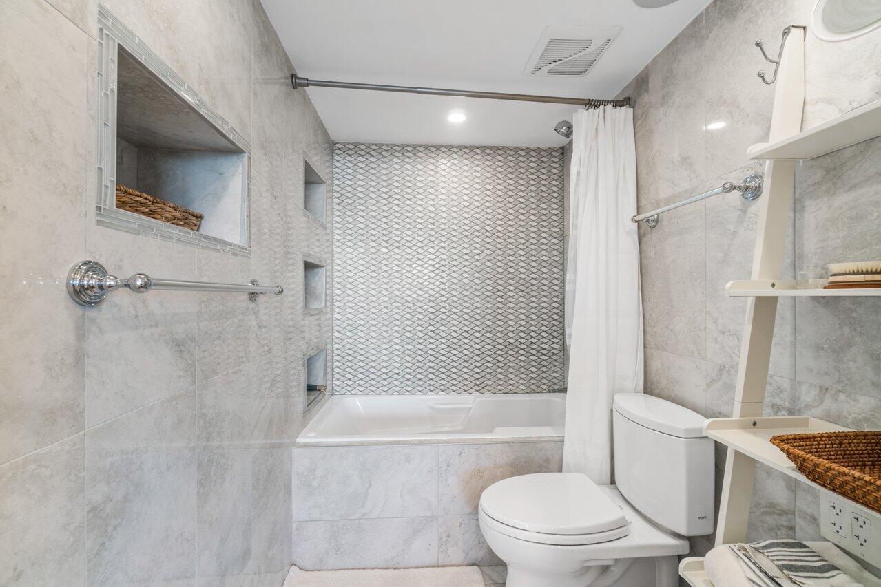 The Palm Beach House - Residential Lease