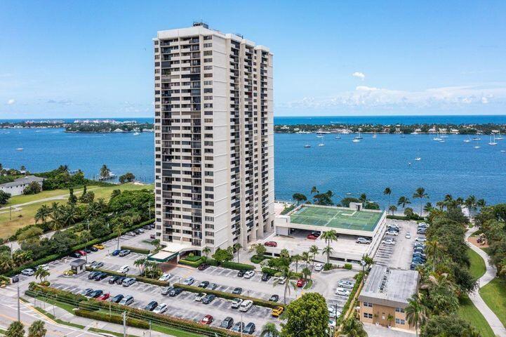 The Palm Beach House - Residential Lease