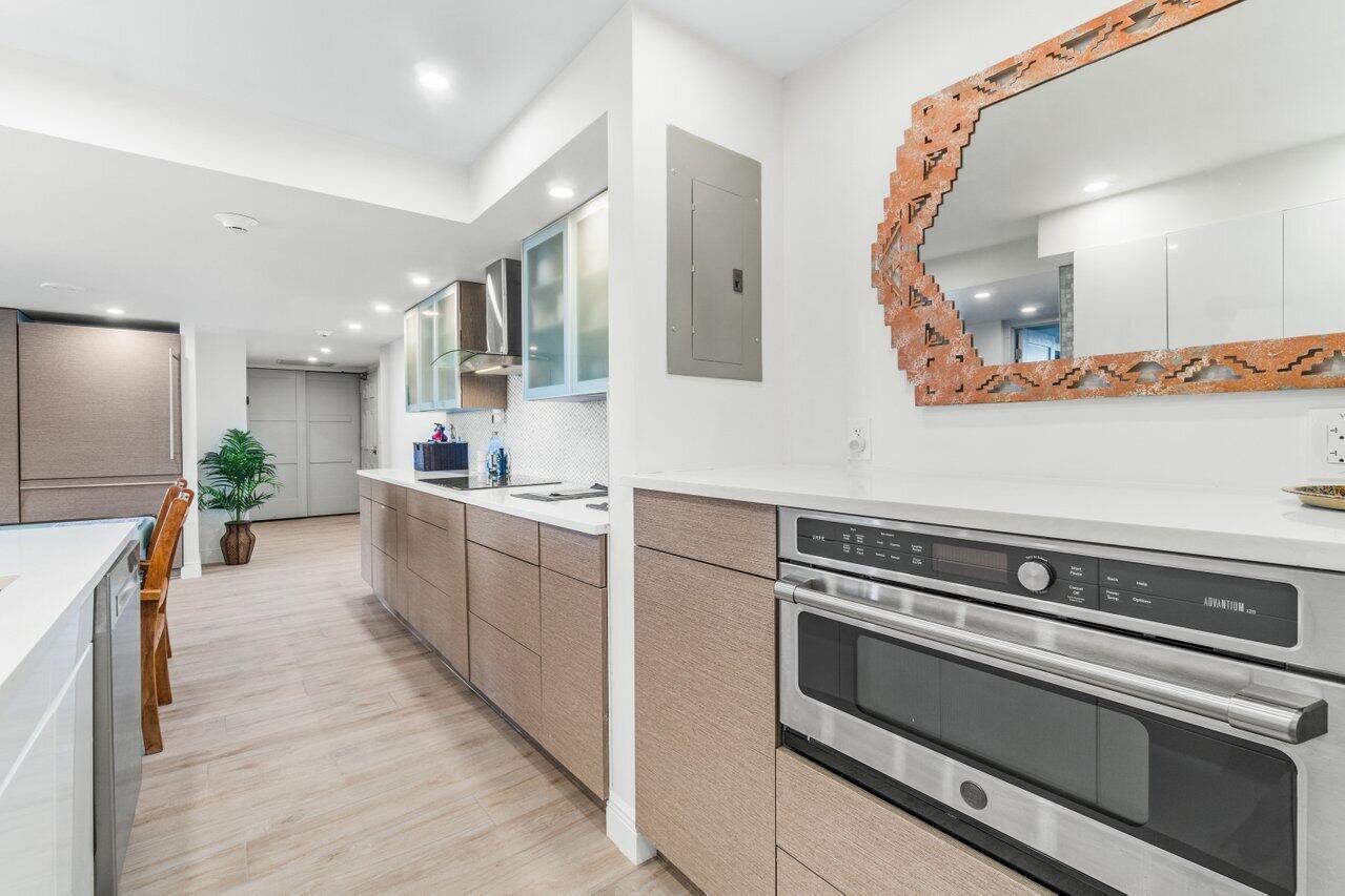 The Palm Beach House - Residential Lease