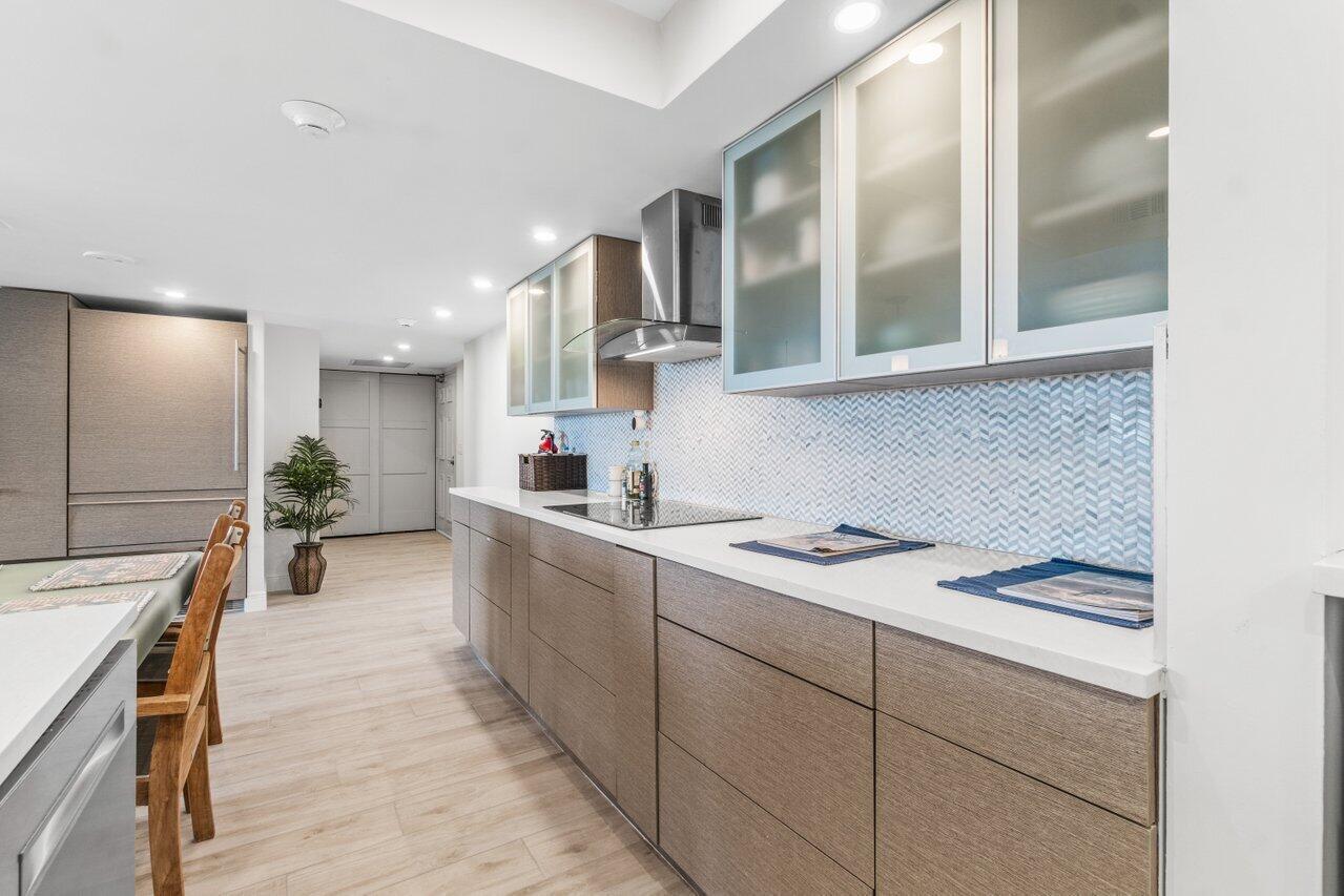 The Palm Beach House - Residential Lease