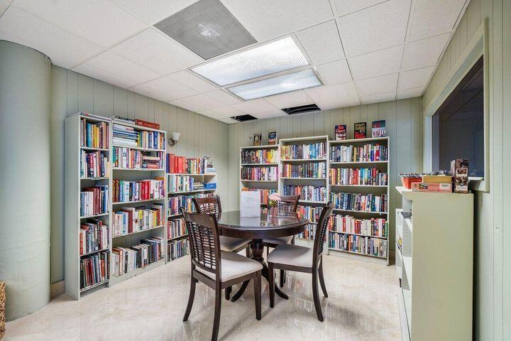 The Palm Beach House - Residential Lease