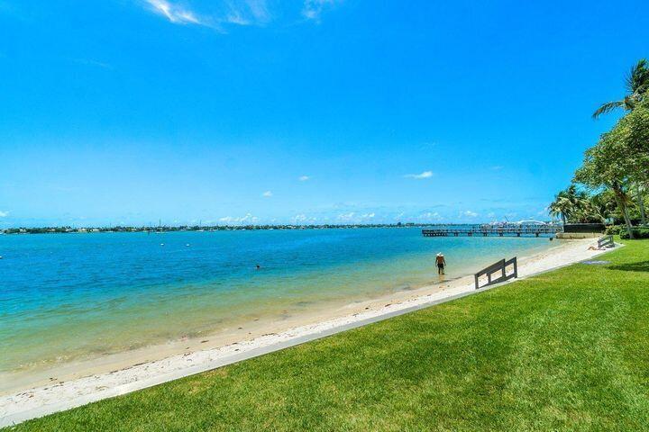 The Palm Beach House - Residential Lease