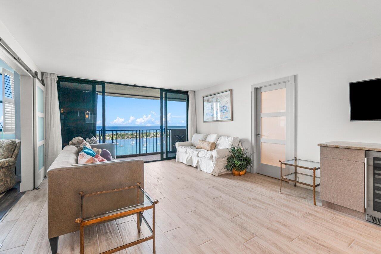 The Palm Beach House - Residential Lease