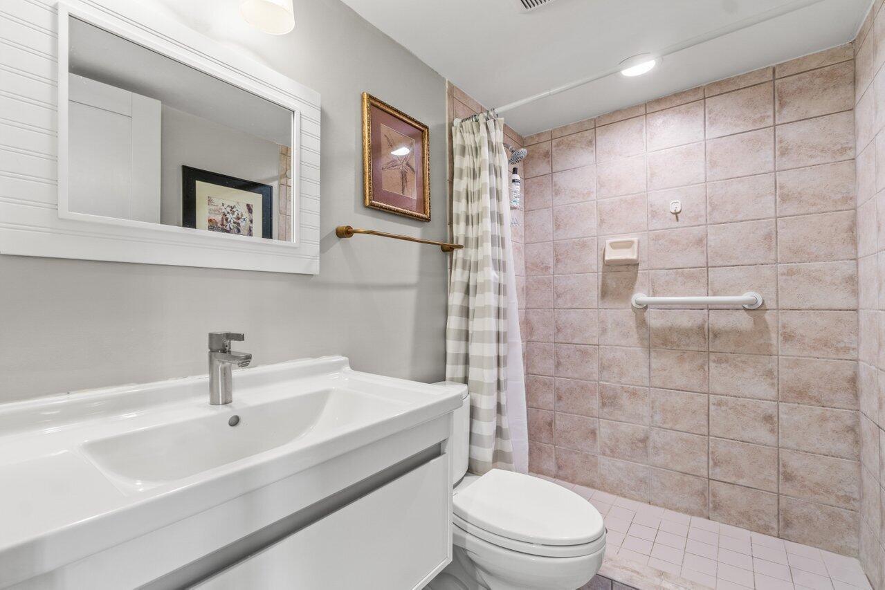 The Palm Beach House - Residential Lease