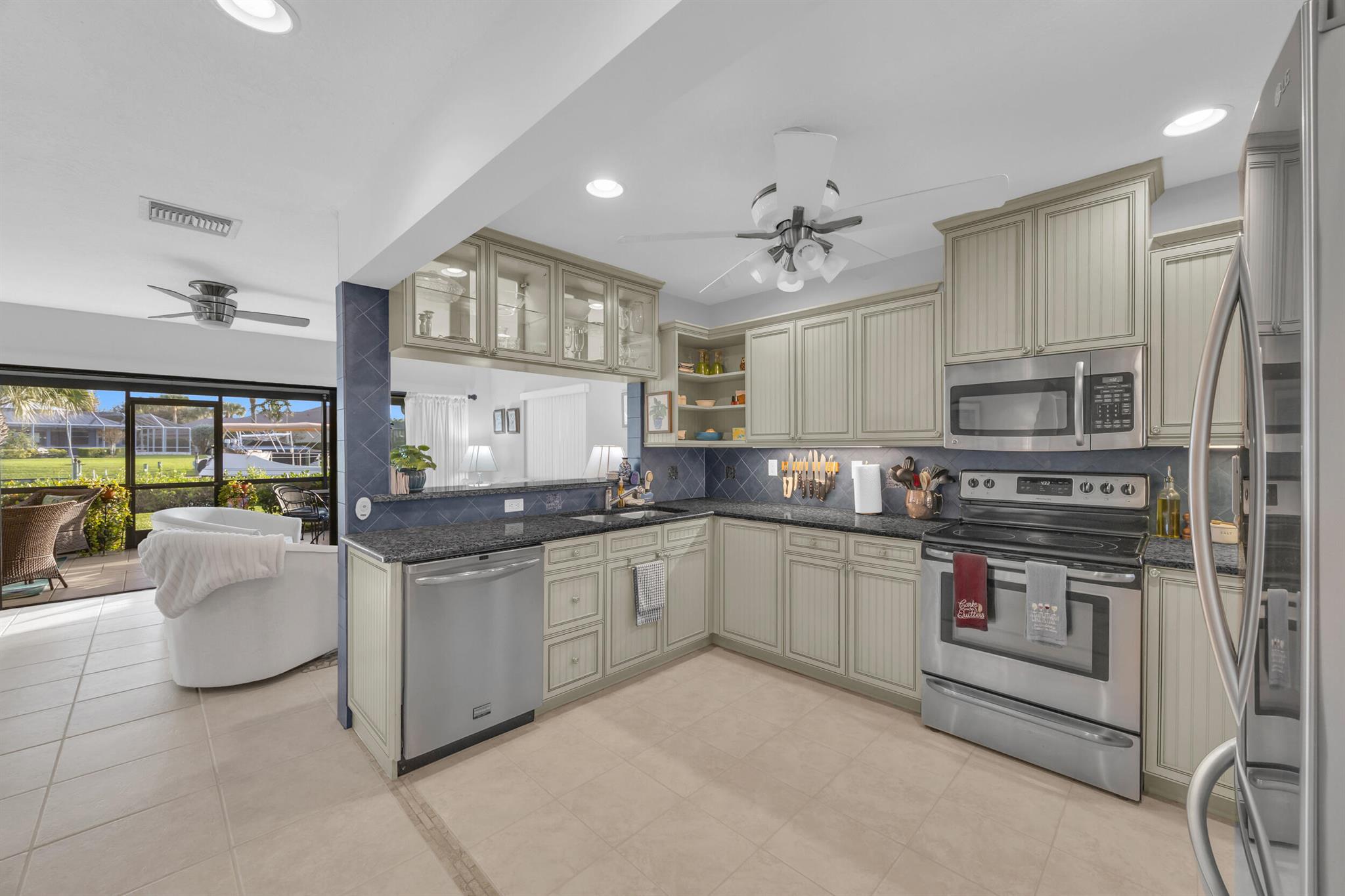 TARPON BAY MOORINGS - Residential