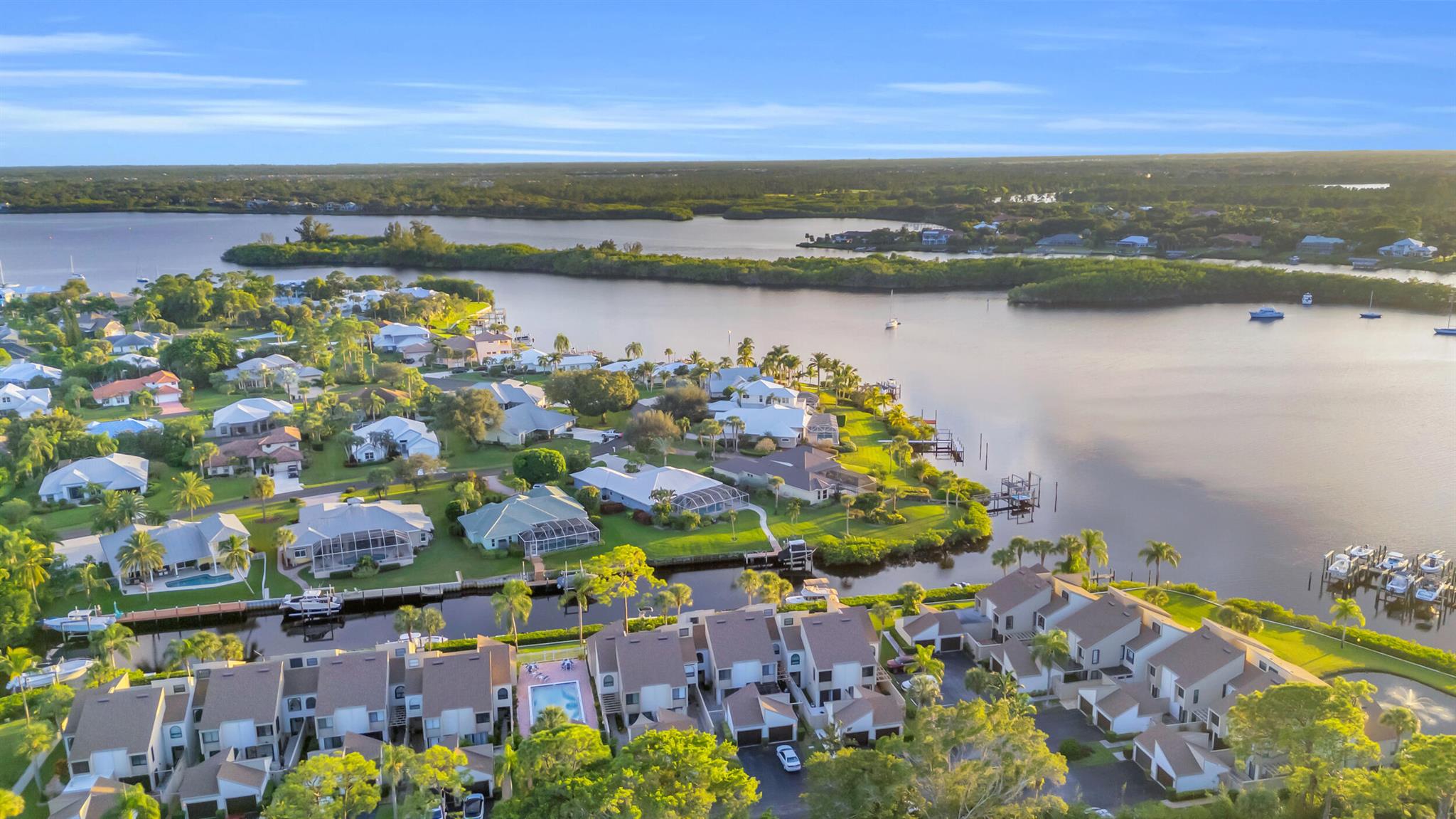 TARPON BAY MOORINGS - Residential