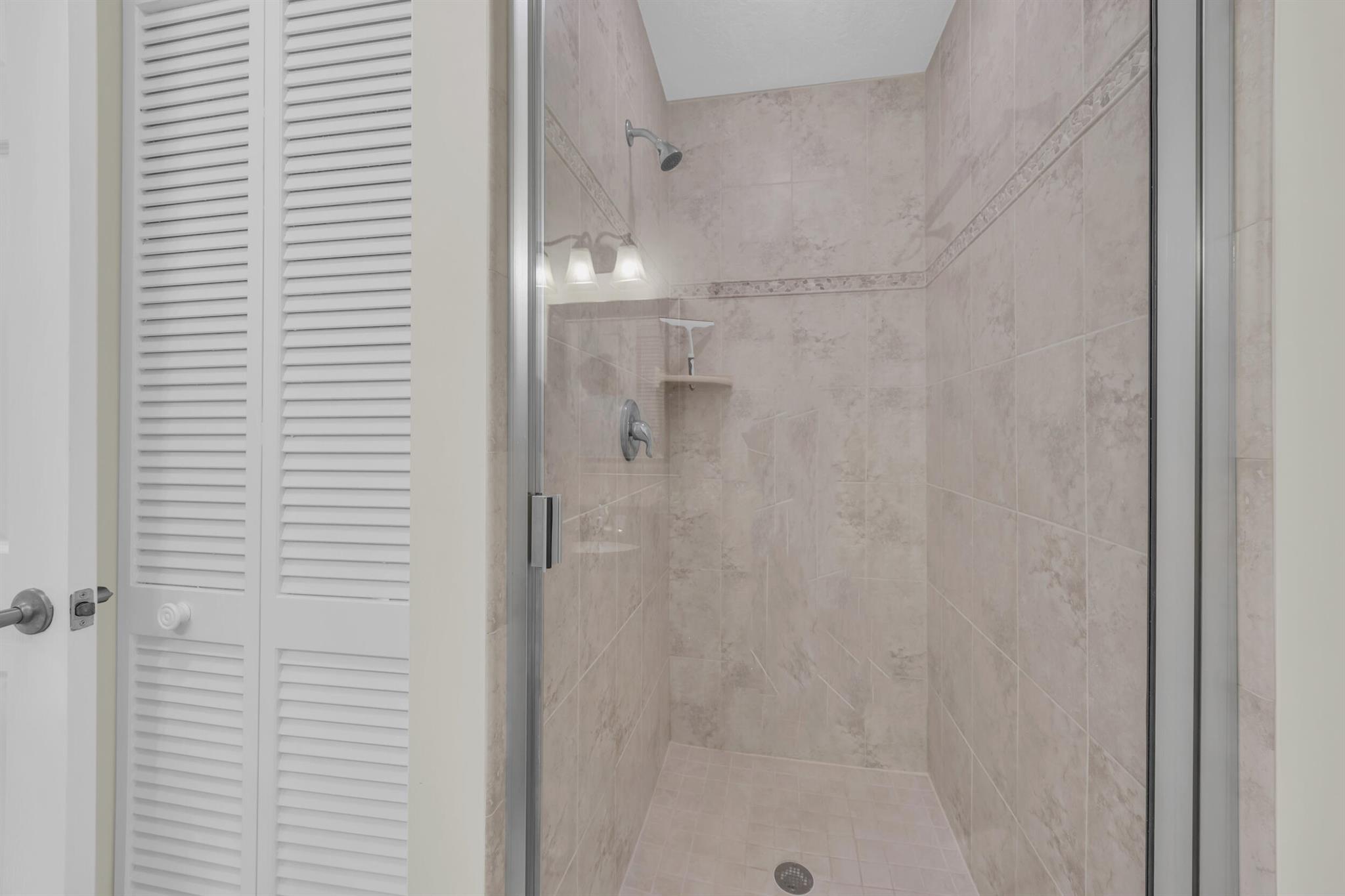 TARPON BAY MOORINGS - Residential