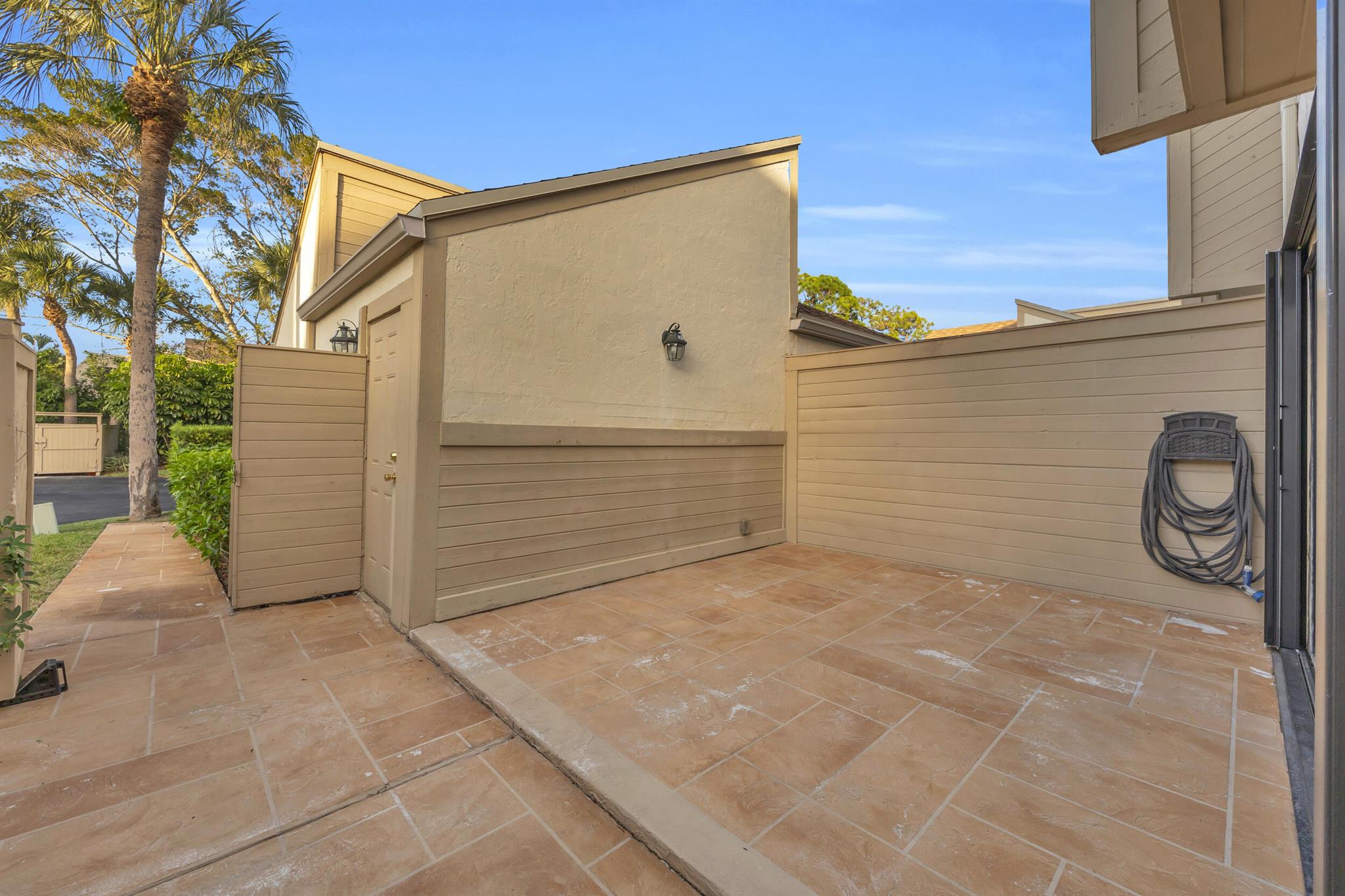 TARPON BAY MOORINGS - Residential