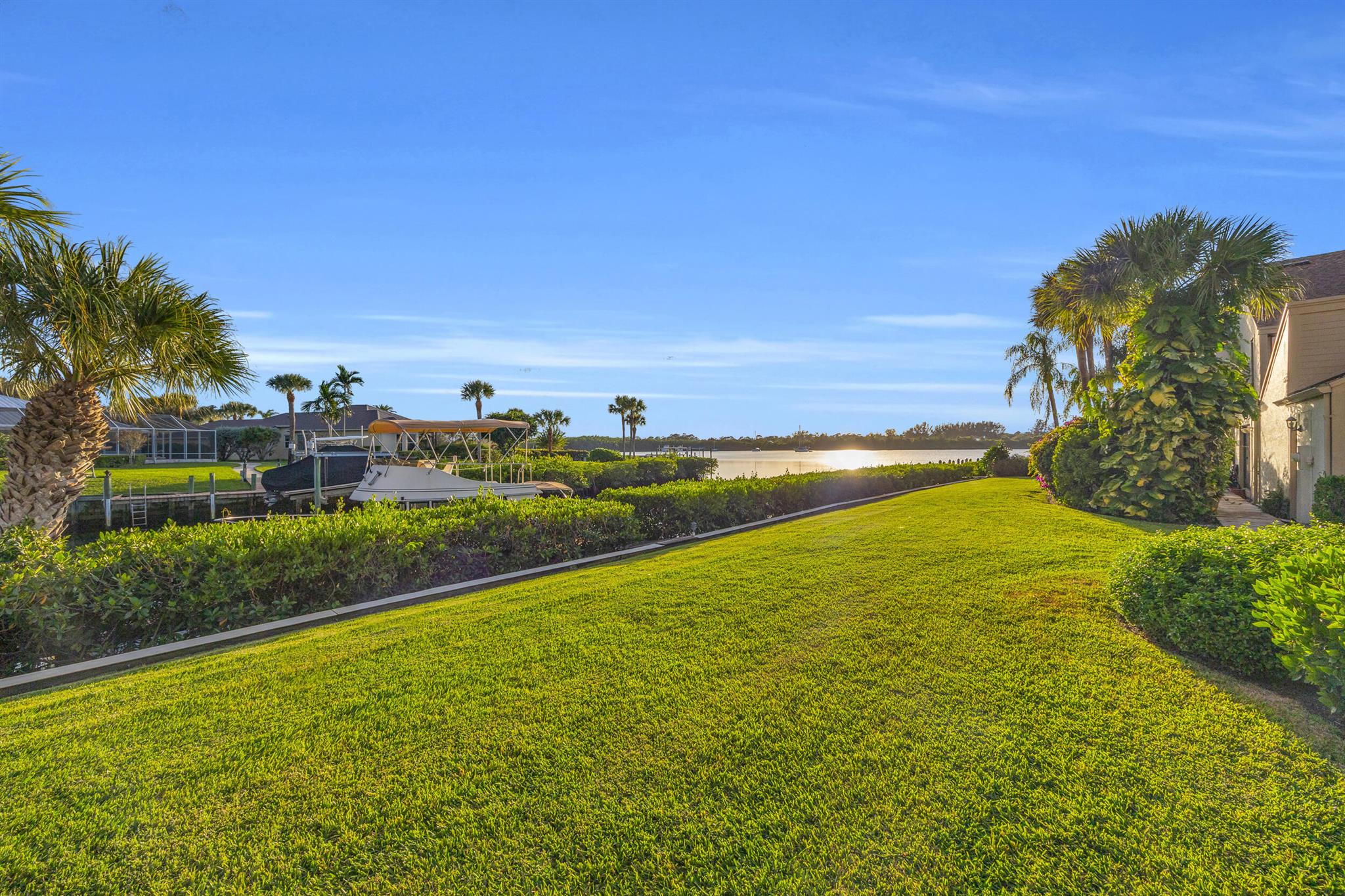 TARPON BAY MOORINGS - Residential