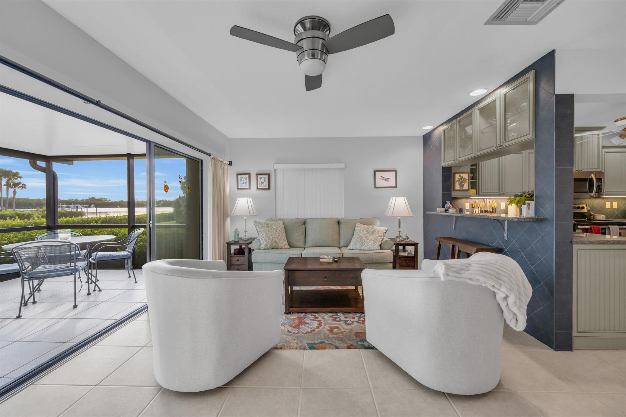 TARPON BAY MOORINGS - Residential