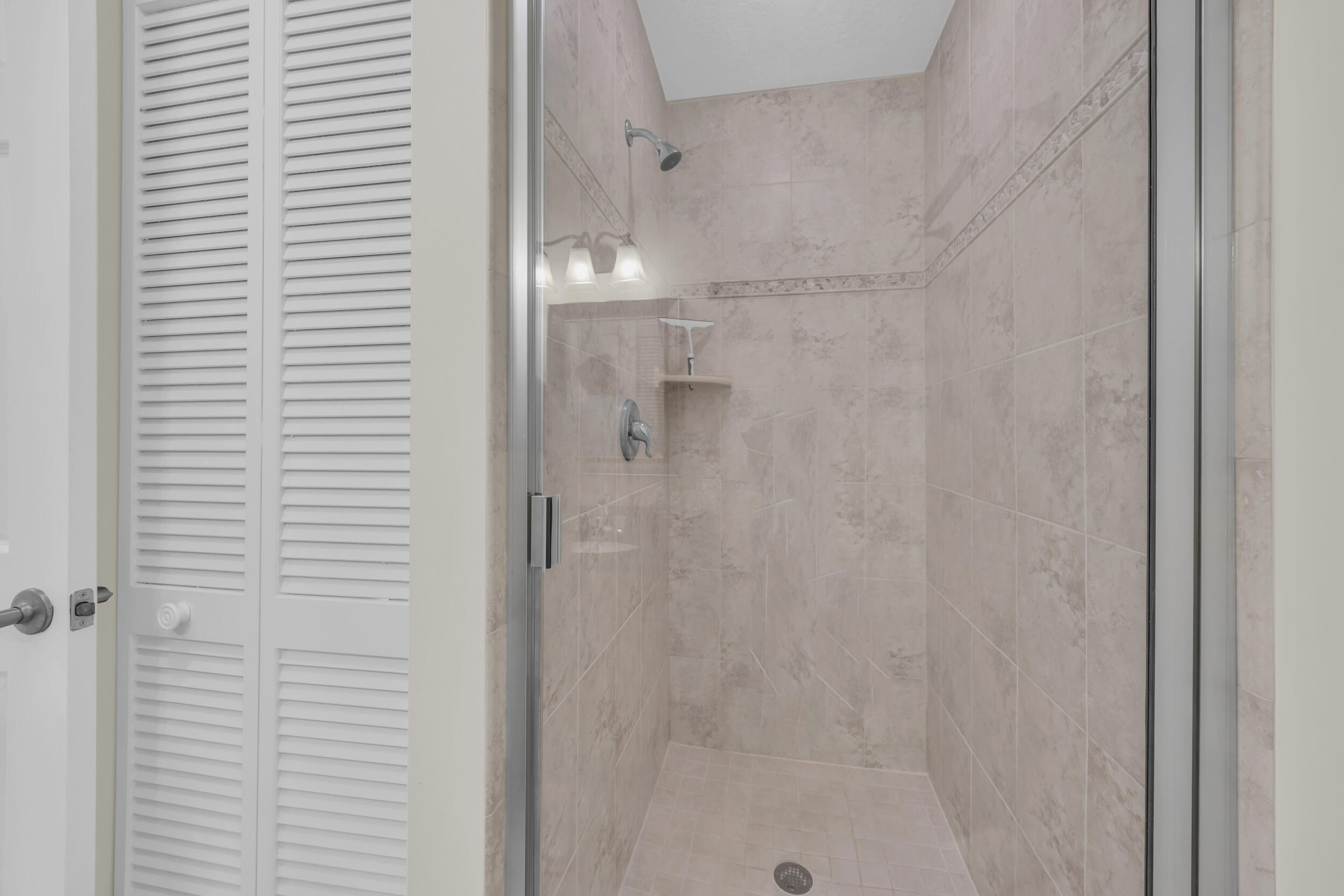 TARPON BAY MOORINGS - Residential