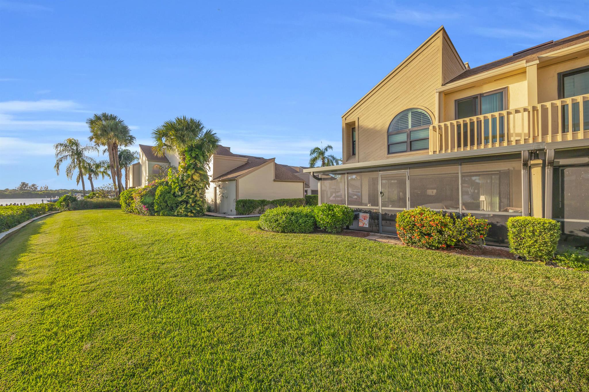 TARPON BAY MOORINGS - Residential