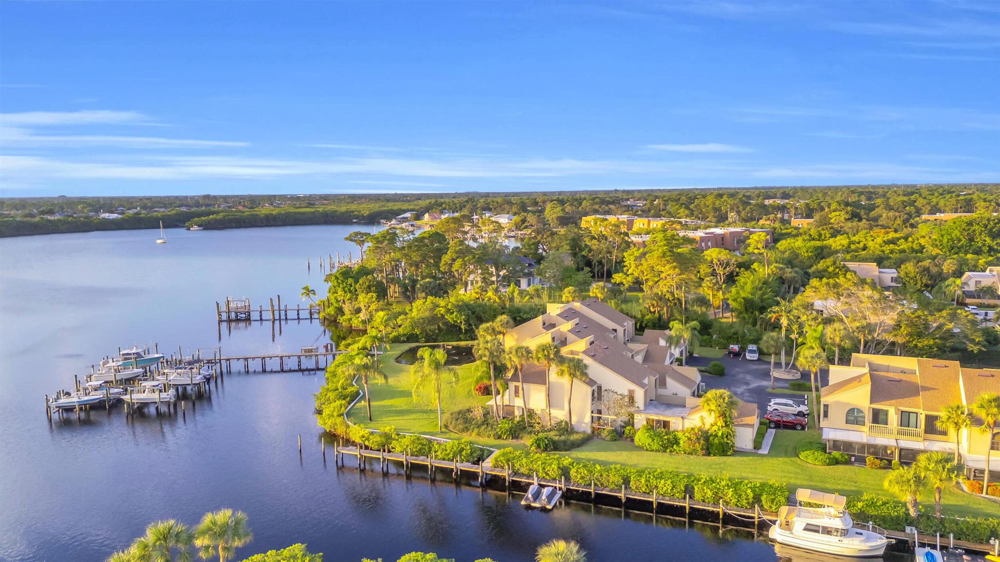 TARPON BAY MOORINGS - Residential