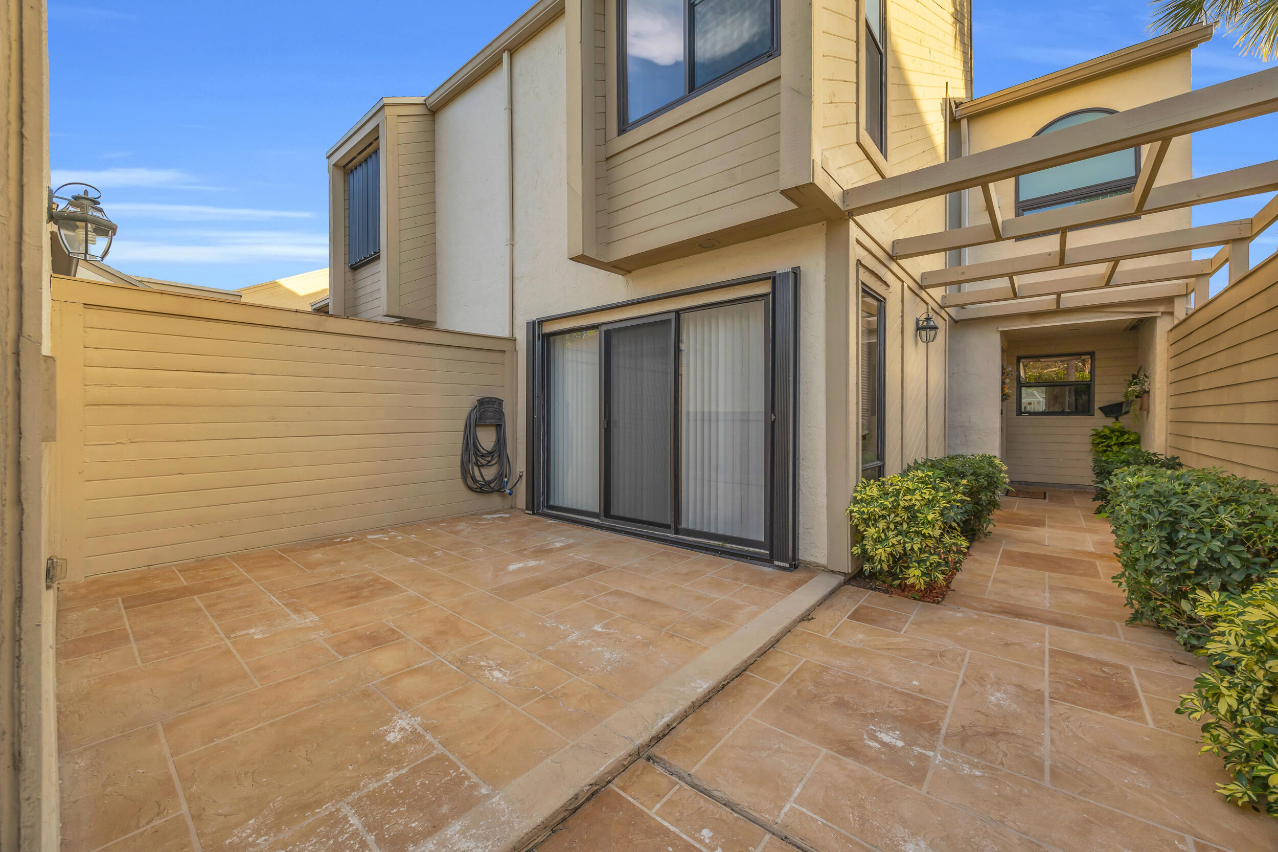 TARPON BAY MOORINGS - Residential