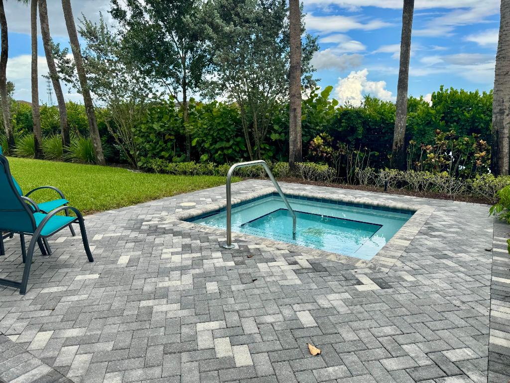 CRESTWOOD NORTH - Residential