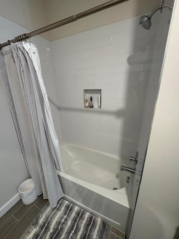 CRESTWOOD NORTH - Residential