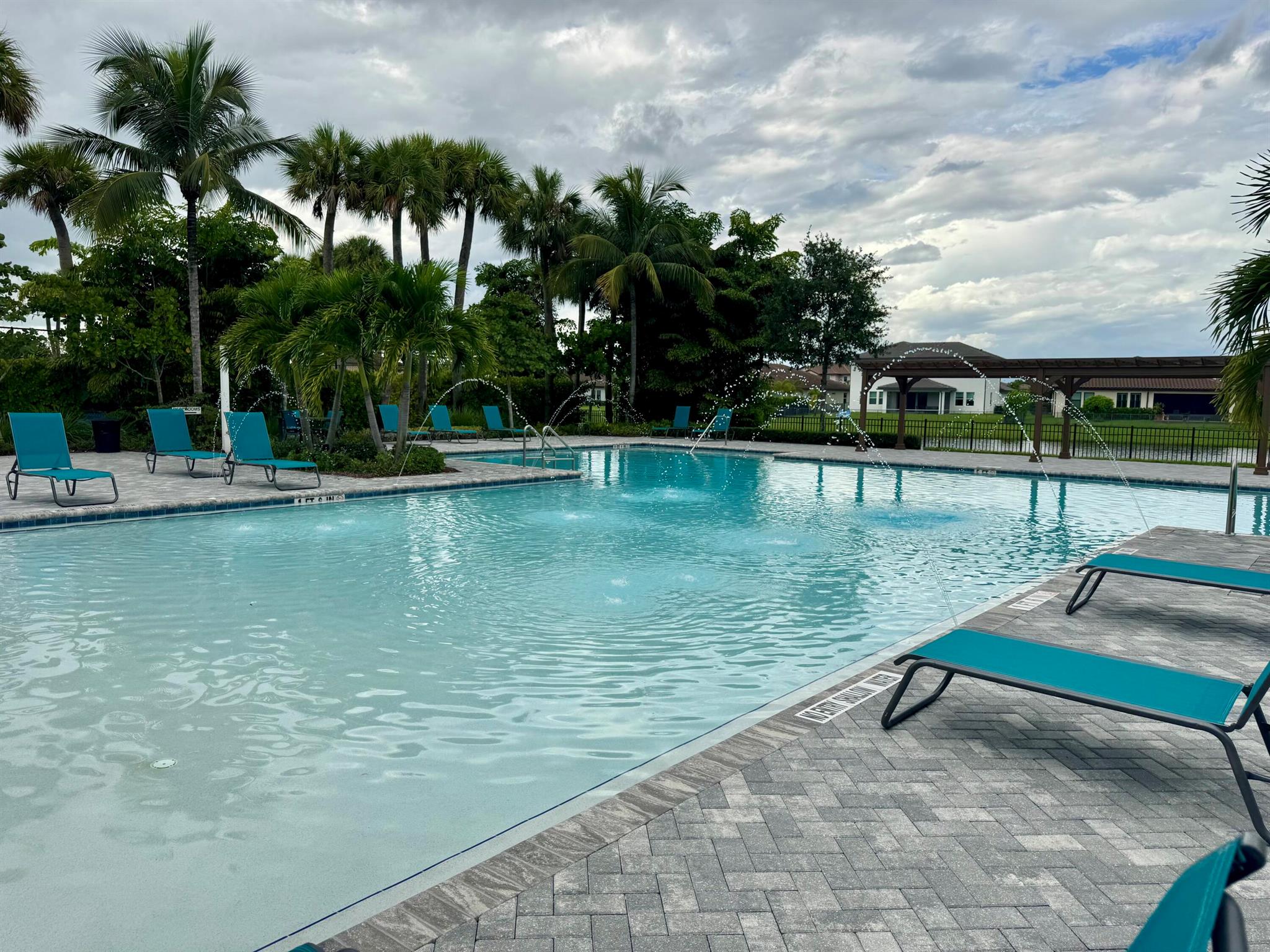 CRESTWOOD NORTH - Residential