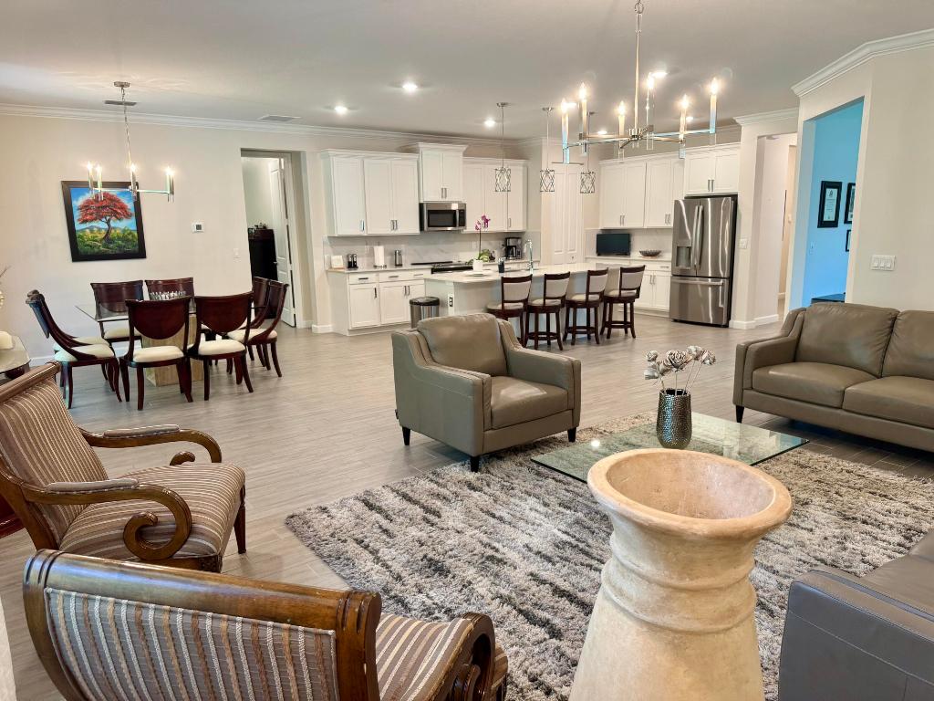 CRESTWOOD NORTH - Residential