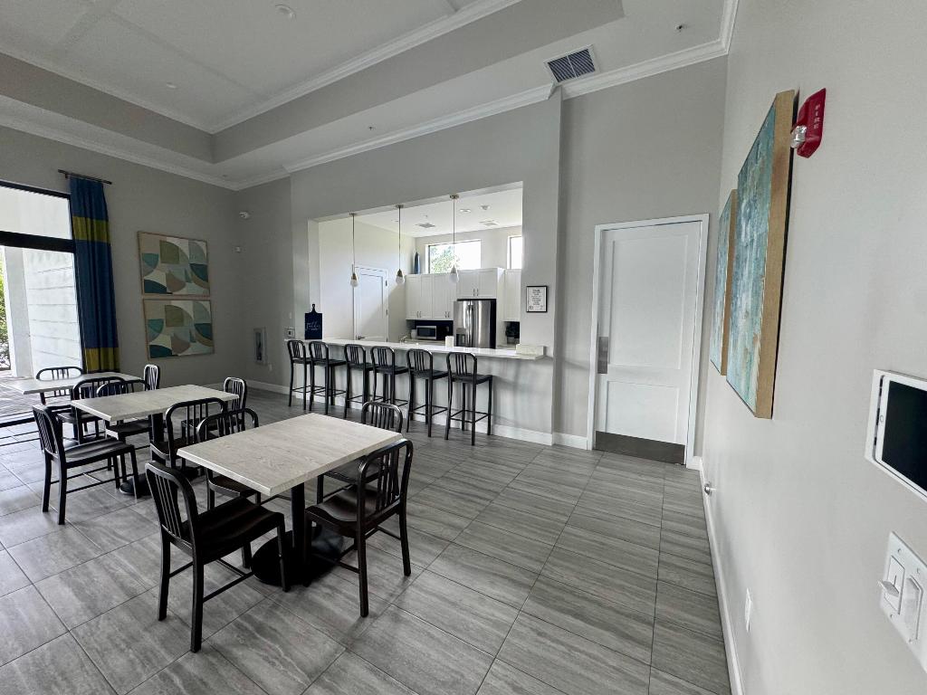 CRESTWOOD NORTH - Residential