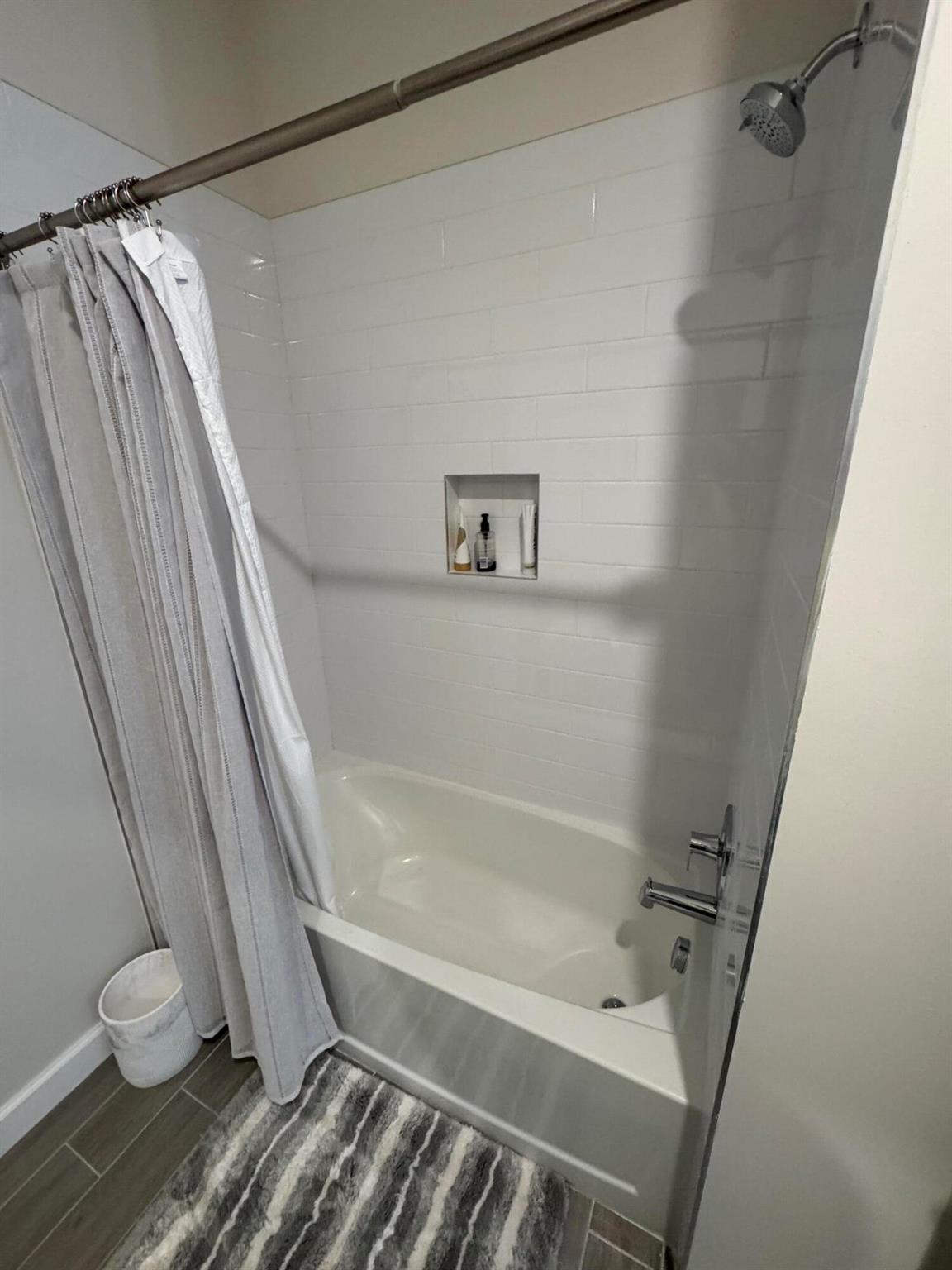 CRESTWOOD NORTH - Residential