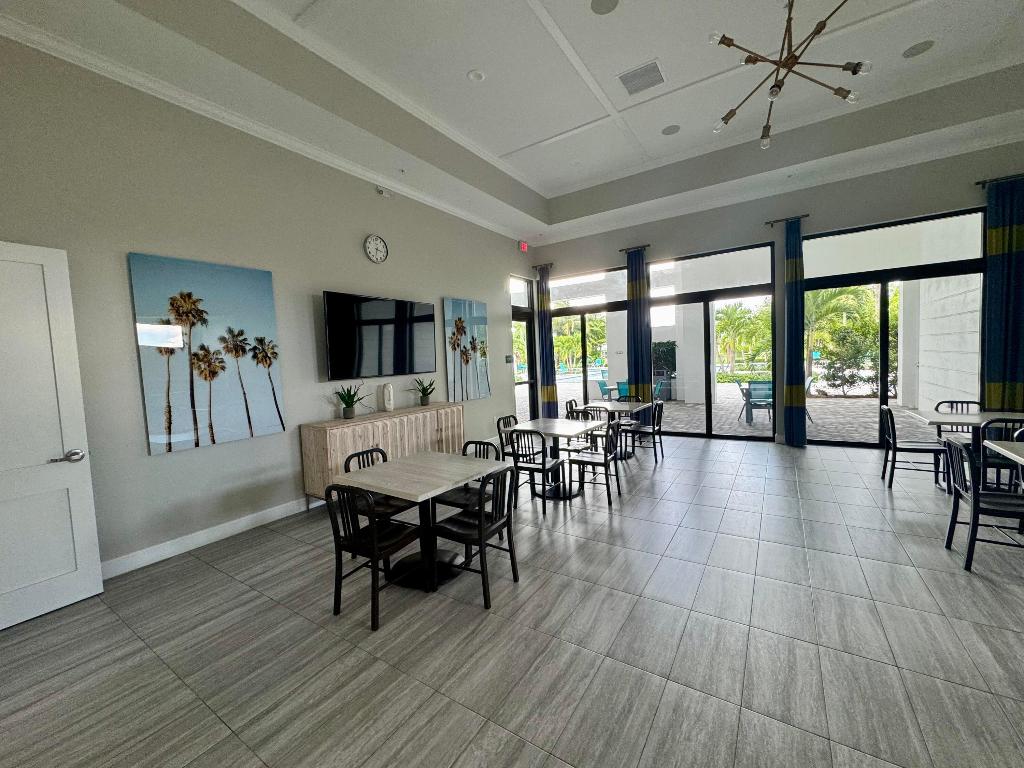 CRESTWOOD NORTH - Residential