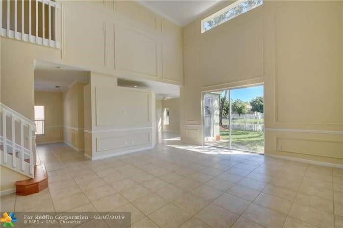 5874 NW 49th Ln, Coconut Creek, FL, 33073/$629,000 2 5874 NW 49th Ln