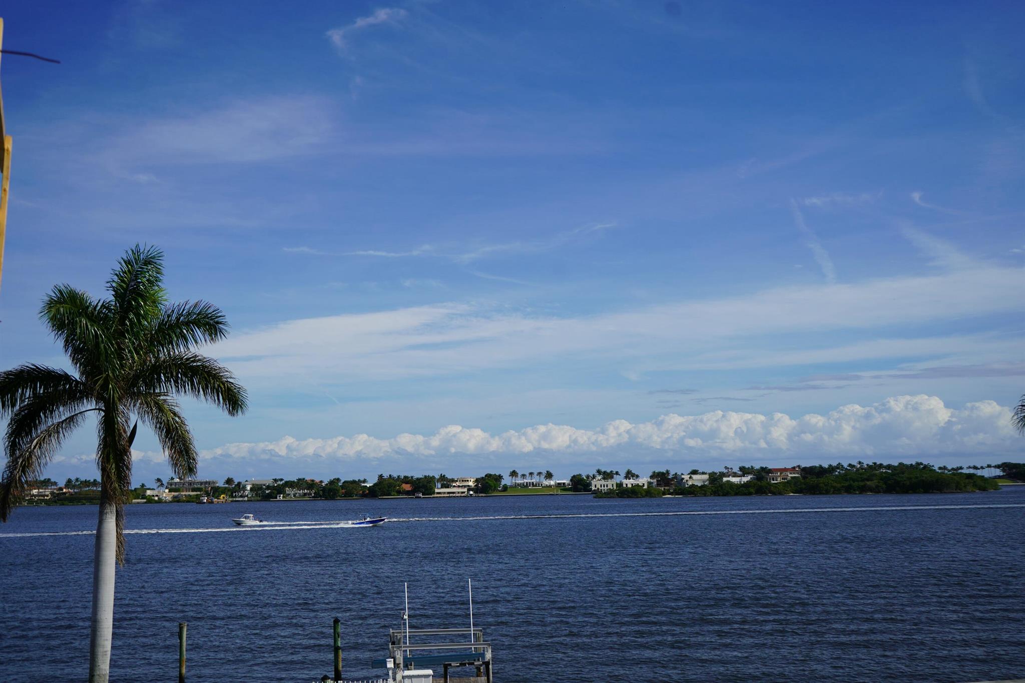 BEACH SHORES - Residential
