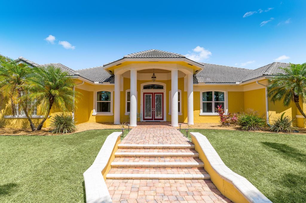 Photo of 2201 SW San Antonio Drive, Palm City, FL 34990 (MLS # R10983133)