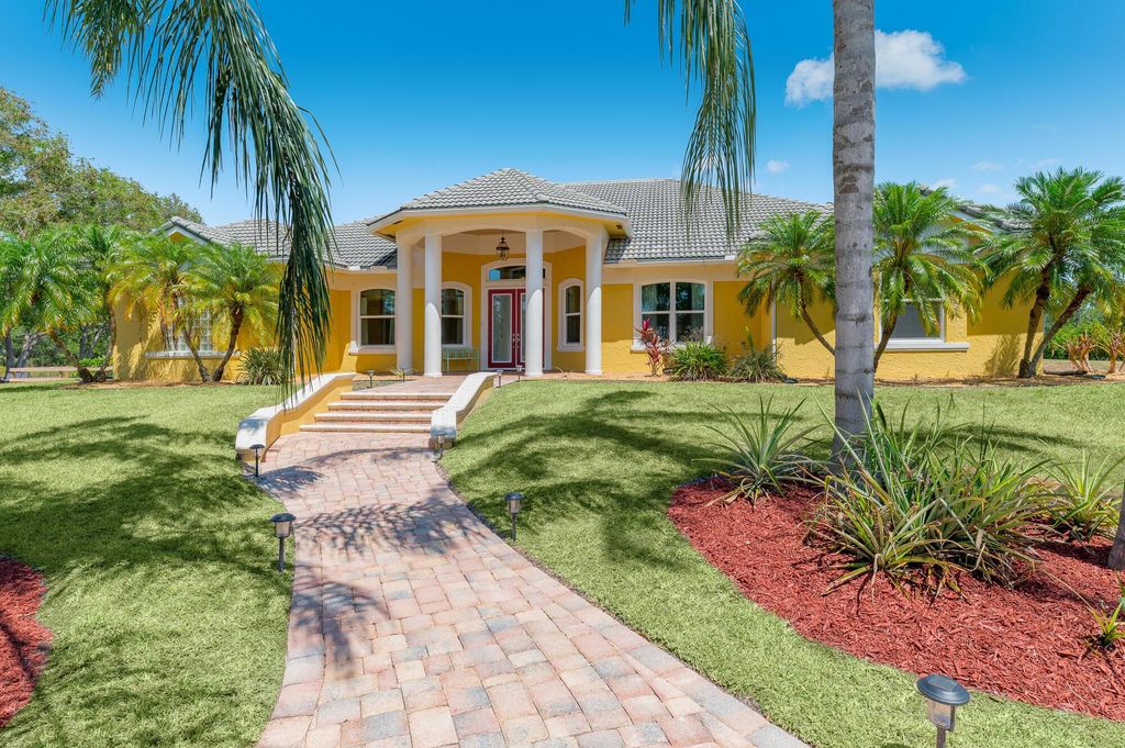 Photo of 2201 SW San Antonio Drive, Palm City, FL 34990 (MLS # R10983133)