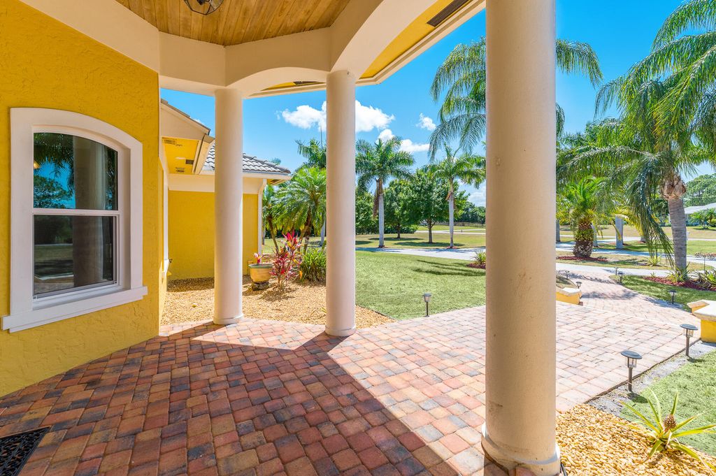 Photo of 2201 SW San Antonio Drive, Palm City, FL 34990 (MLS # R10983133)