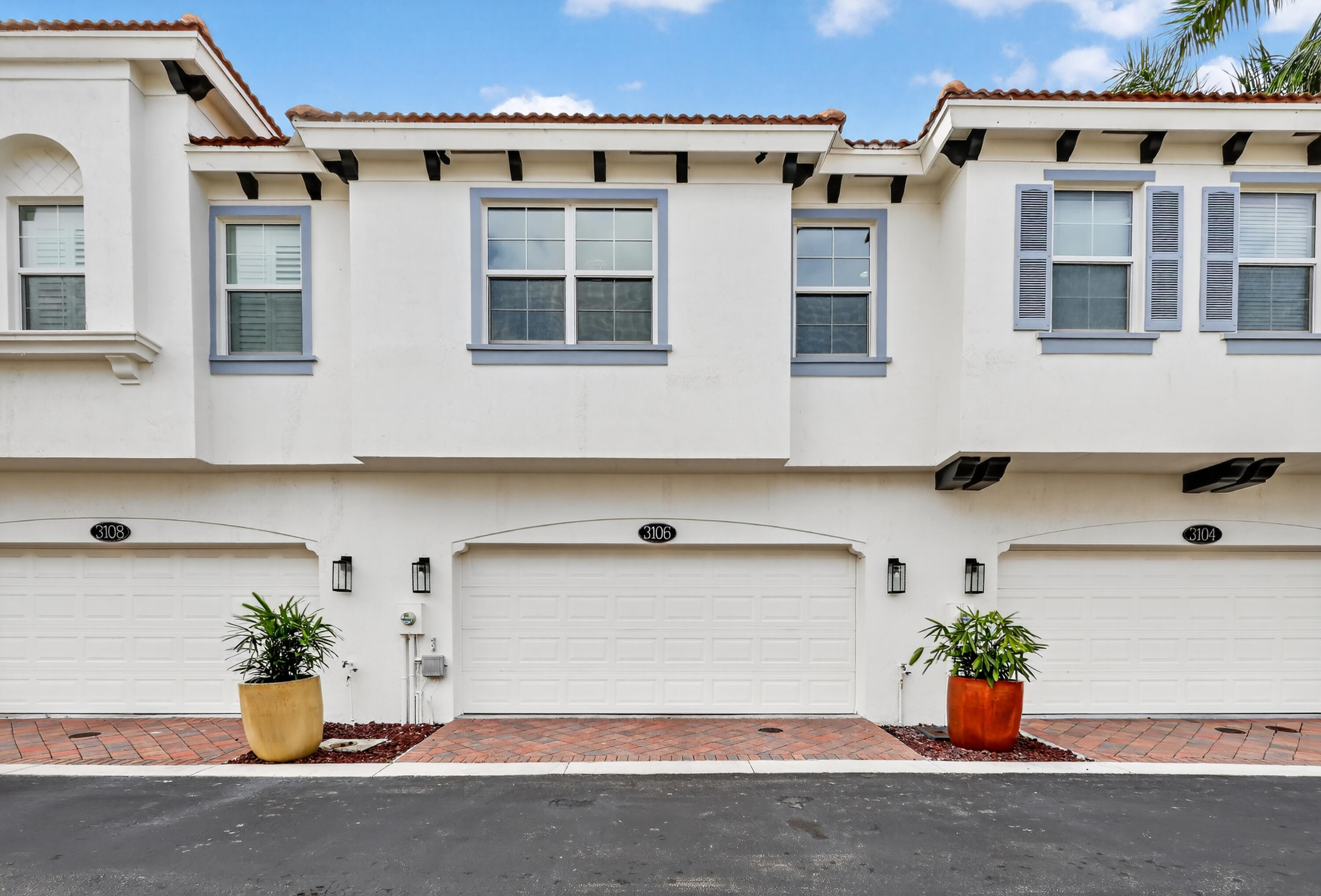 3106 Waterside Circle