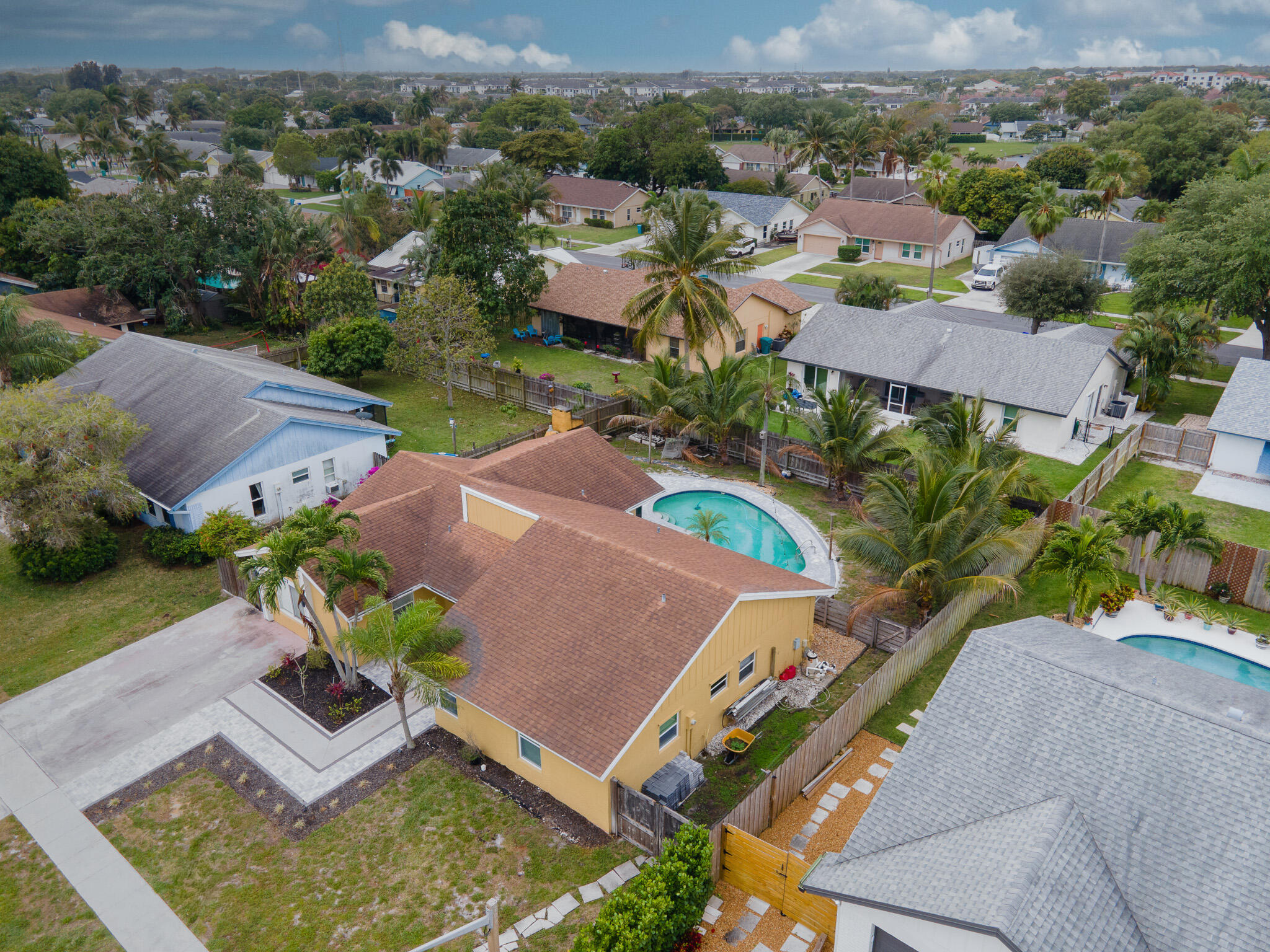 SKY LAKE 3 - Residential