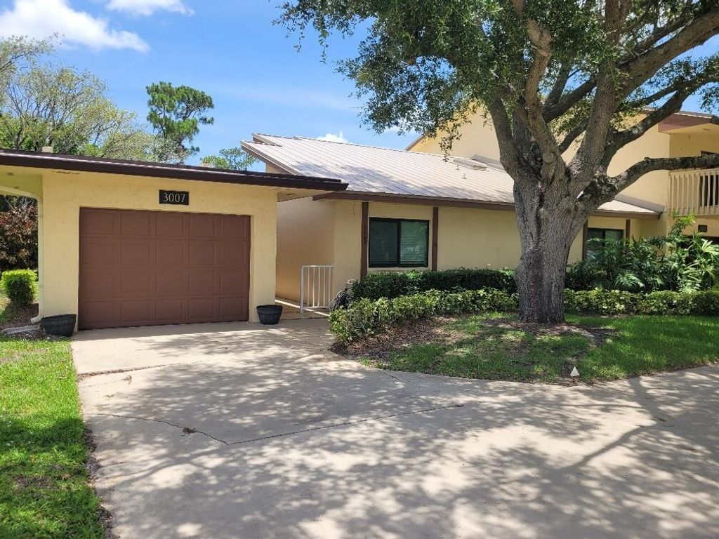 Photo of 3007 Bent Pine Drive, Fort Pierce, FL 34951 (MLS # R11098423)
