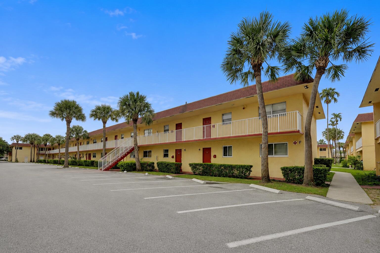 850 E Commercial Boulevard