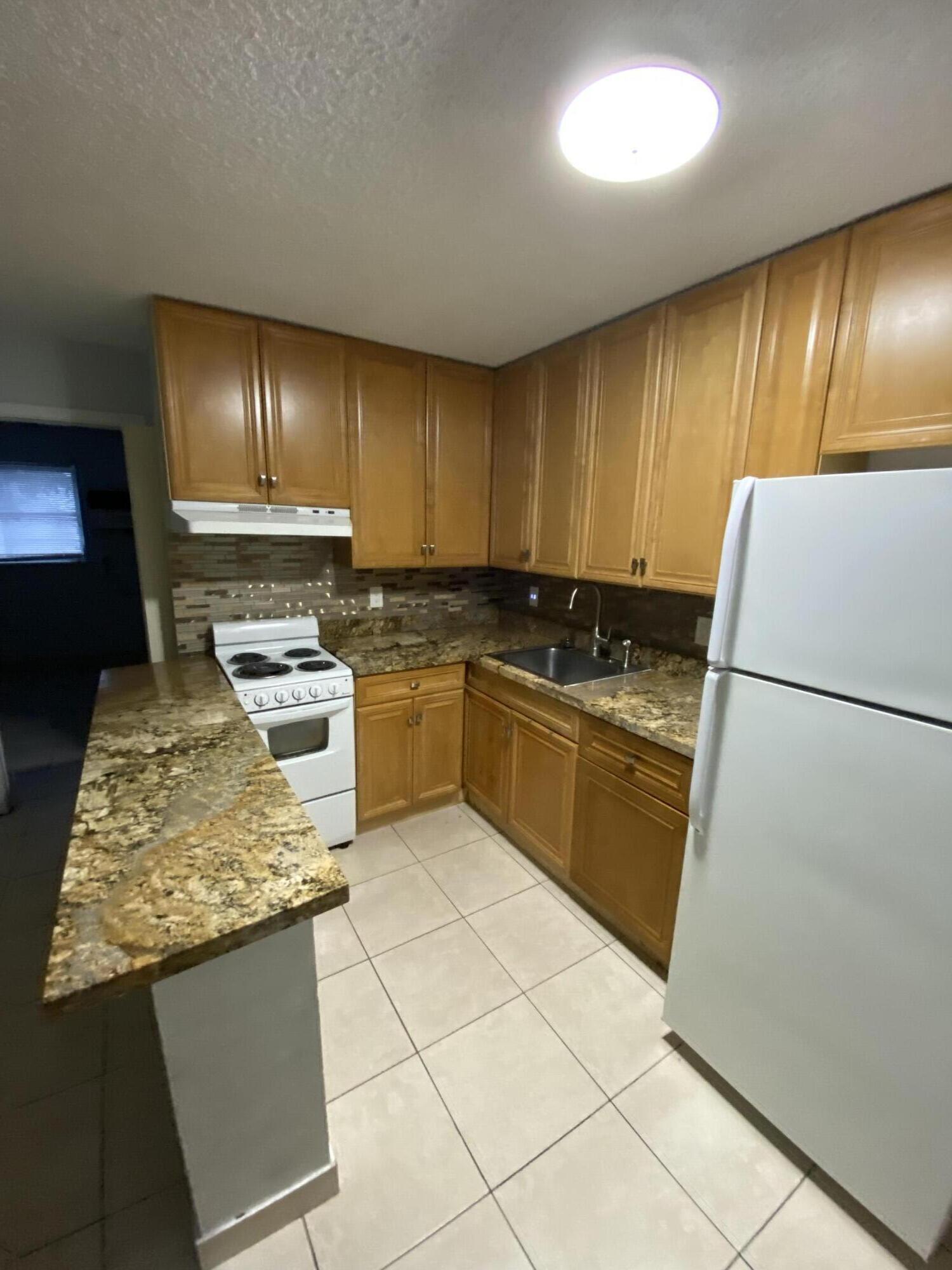 VILLAGE PARK AT OAKLAND CONDO - Residential Lease