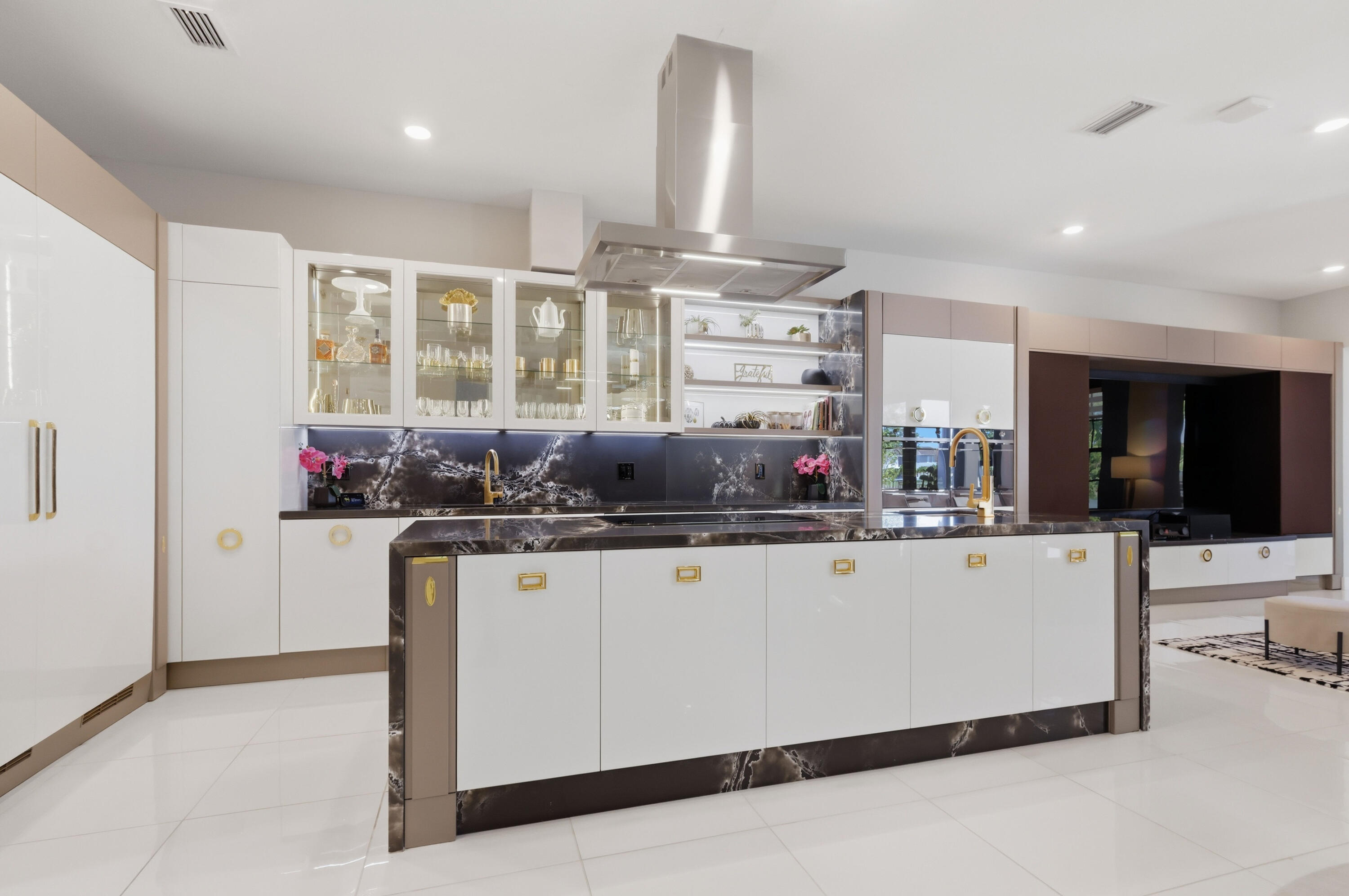 DEBUYS REPLAT NO 1 - Residential