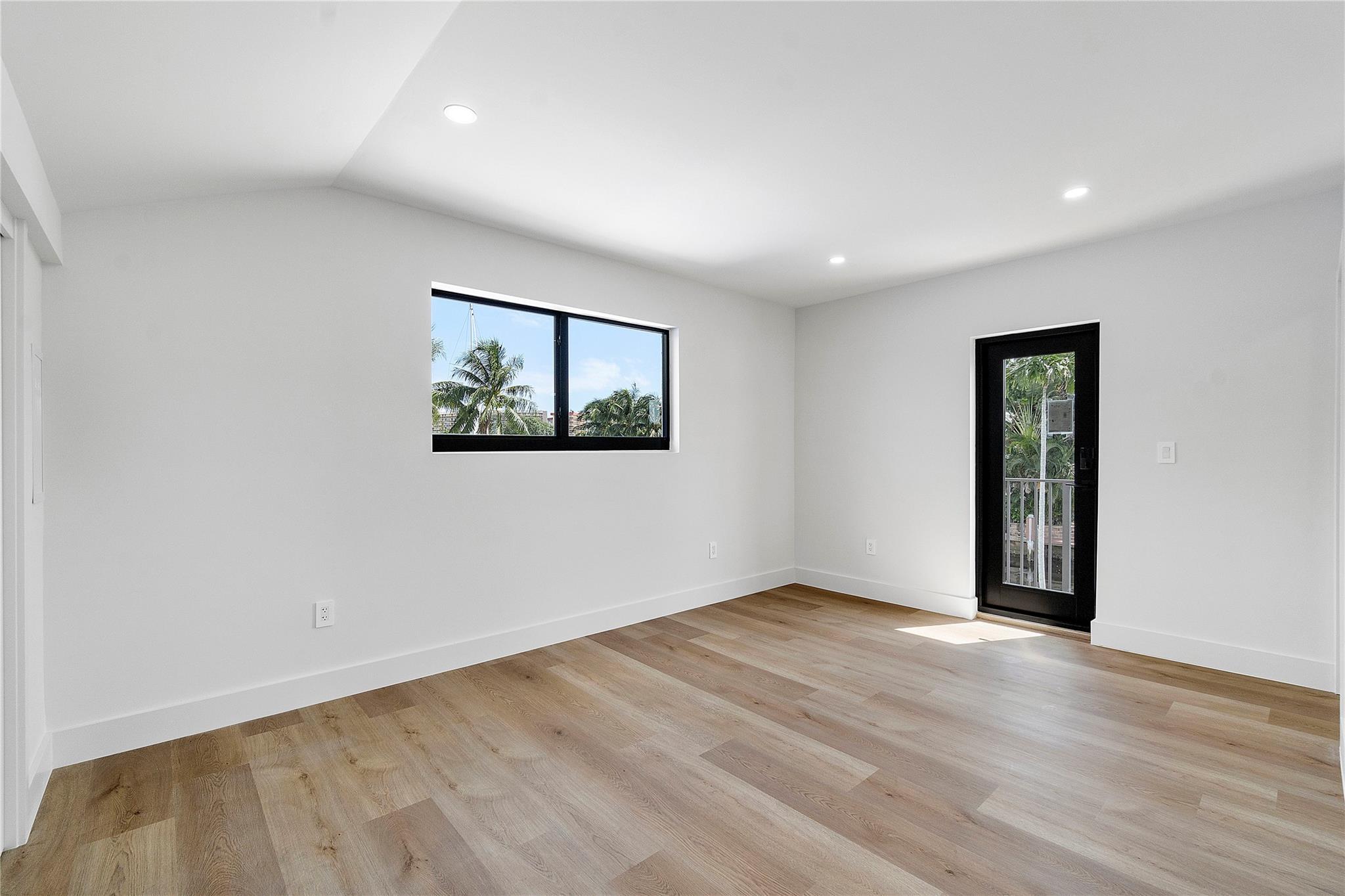 Country Club Isles 42-40 - Residential